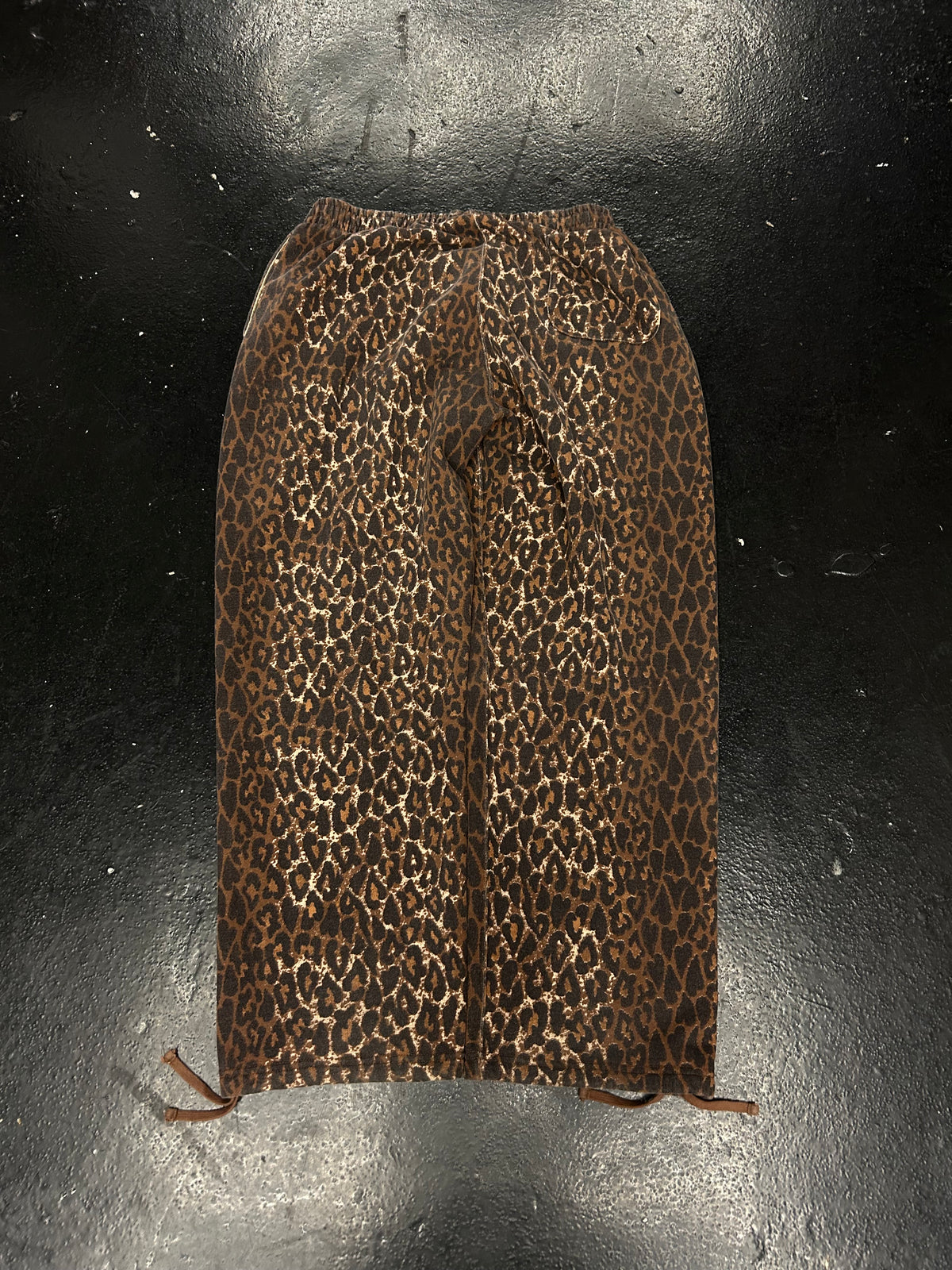 SUPREME X NUMBER NINE LEOPARD PRINT SWEATPANTS (PRE-OWNED)