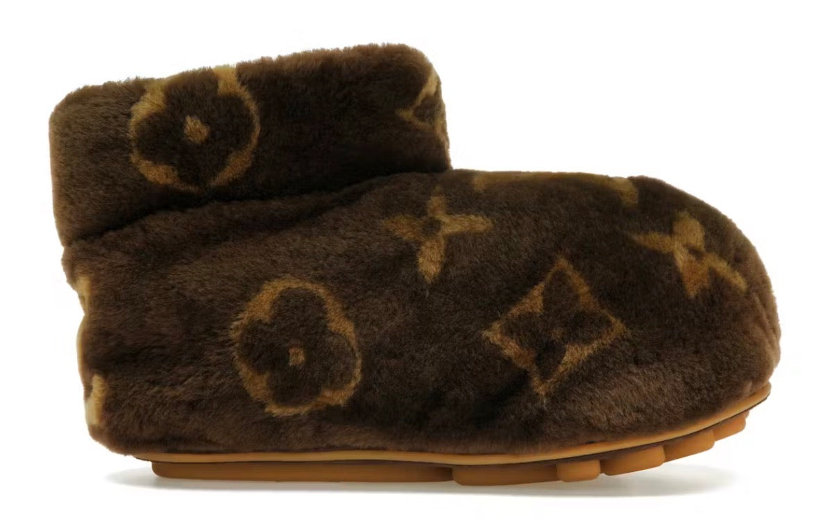 LOUIS VUITTON LV FOOTPRINT LOW BOOT (VNDS W/ BOX)