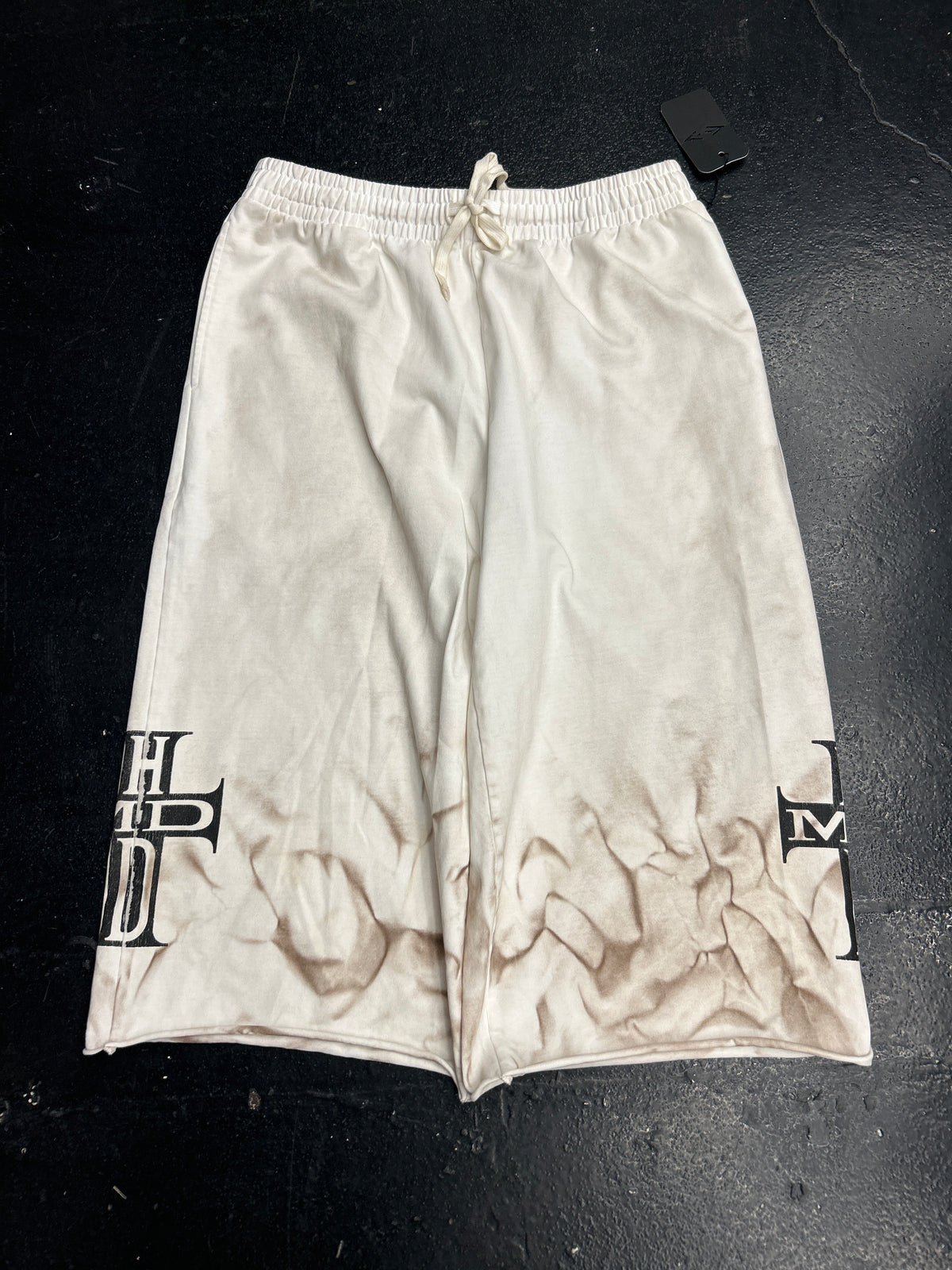 HMDD HAPPY MEMORIES CREAM SWEATSHORTS (BRAND NEW)