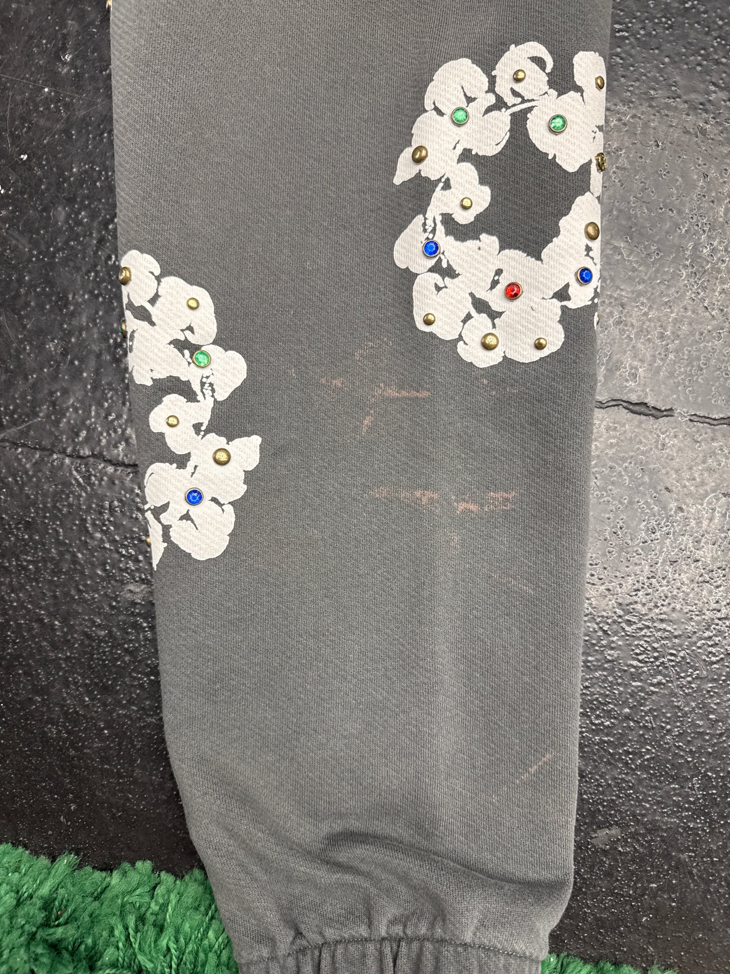 DENIM TEARS RHINESTONE COTTON WREATH SWEATPANTS (PRE-OWNED)