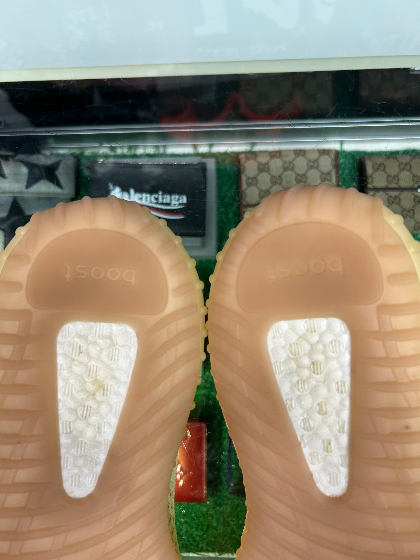 YEEZY 350 V2 LINDEN (PRE-OWNED / WITH BOX)