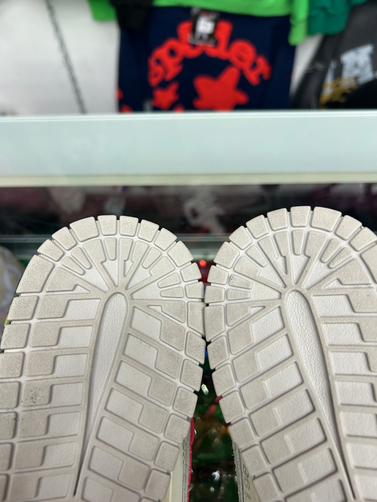 DUNK LOW OFF-WHITE LOT 17 (PRE-OWNED W/ BOX)