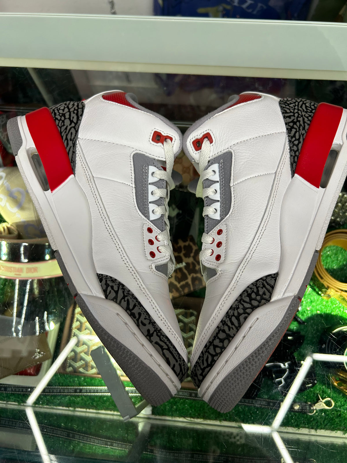 JORDAN 3 FIRE RED (PRE-OWNED W/ BOX)