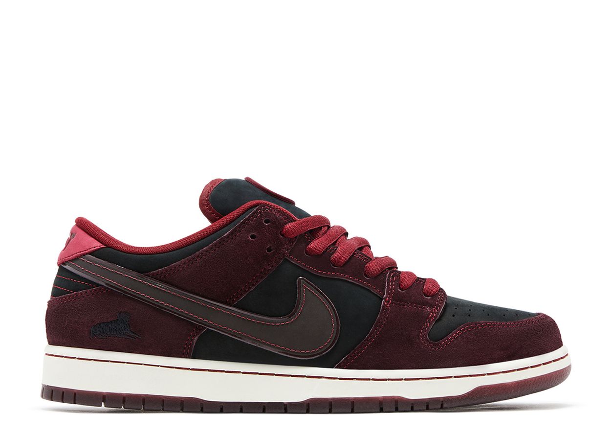 DUNK LOW RIOT SB (BRAND NEW)