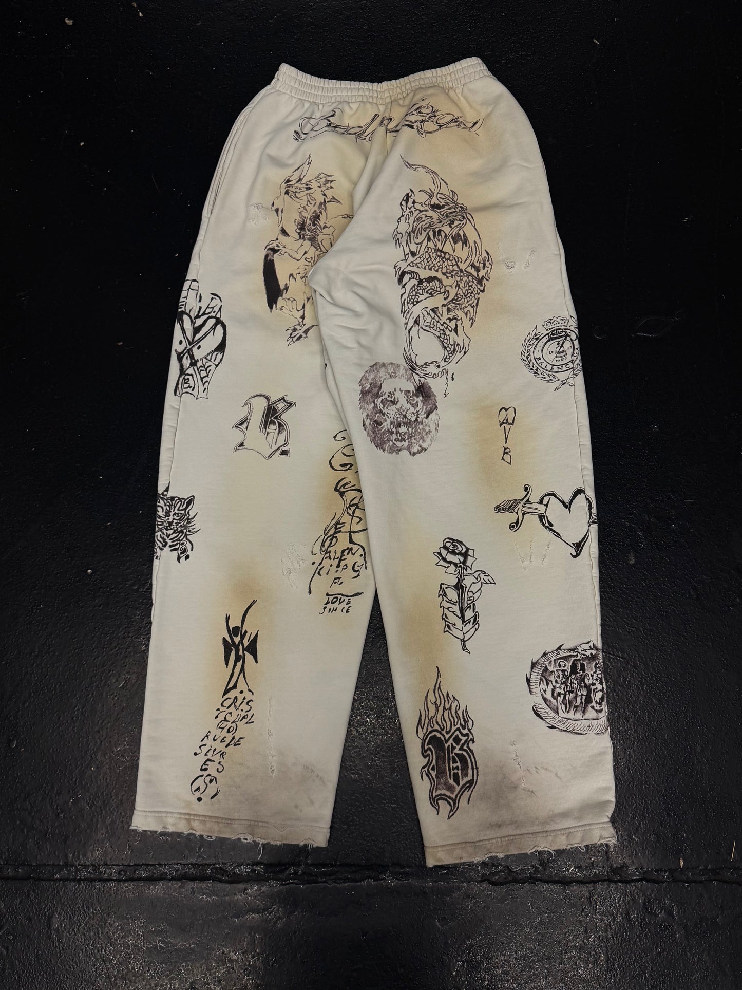 BALENCIAGA WHITE TATTOO SWEATPANTS (PRE-OWNED)
