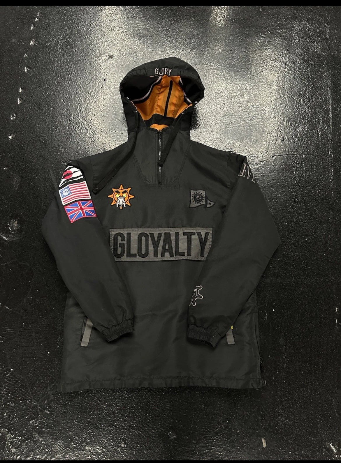 GLOGANG REVERSIBLE WINDBREAKER (PRE OWNED)