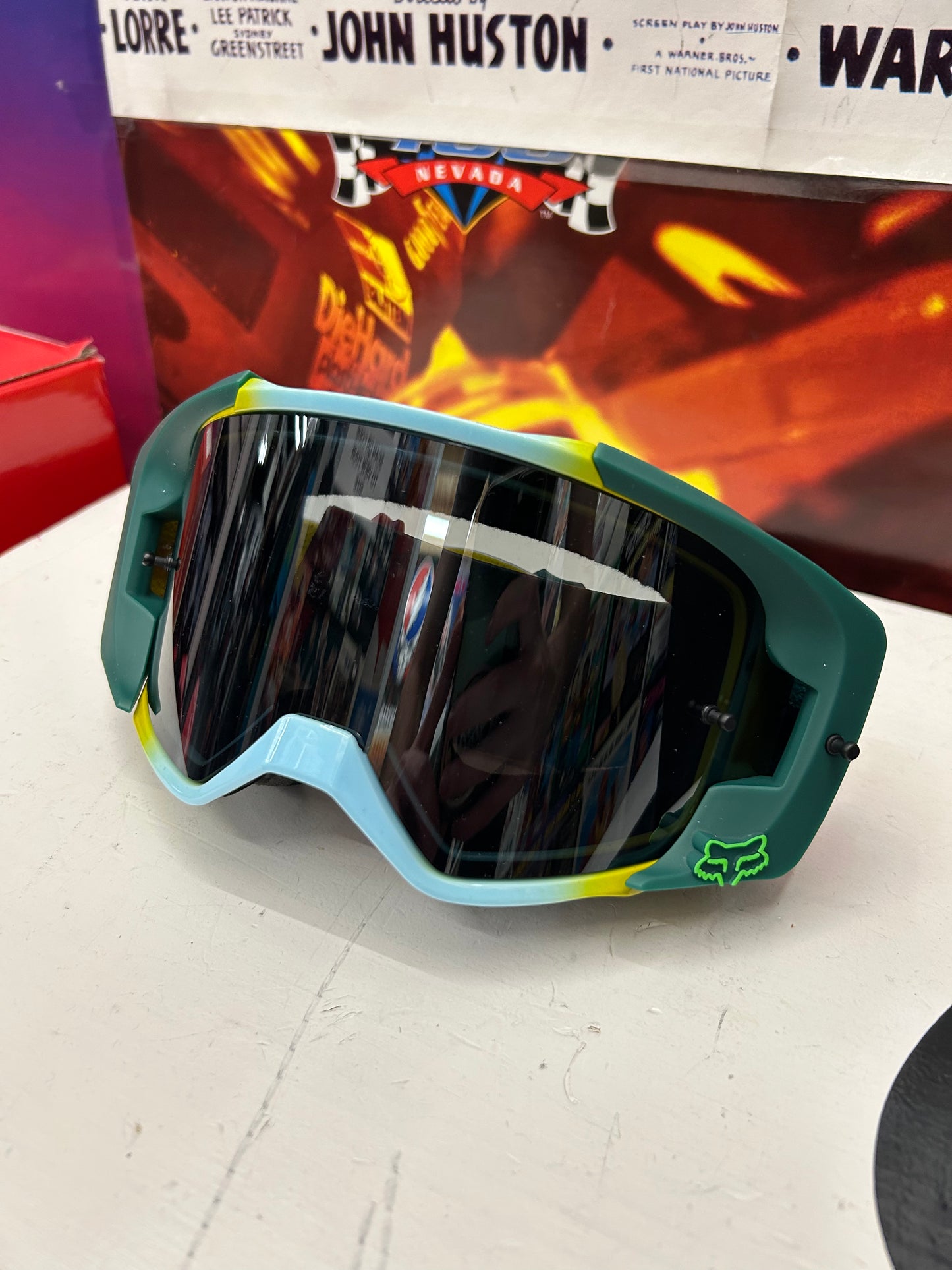 SUPREME FOX RACING HONDA GOGGLES (BRAND NEW)