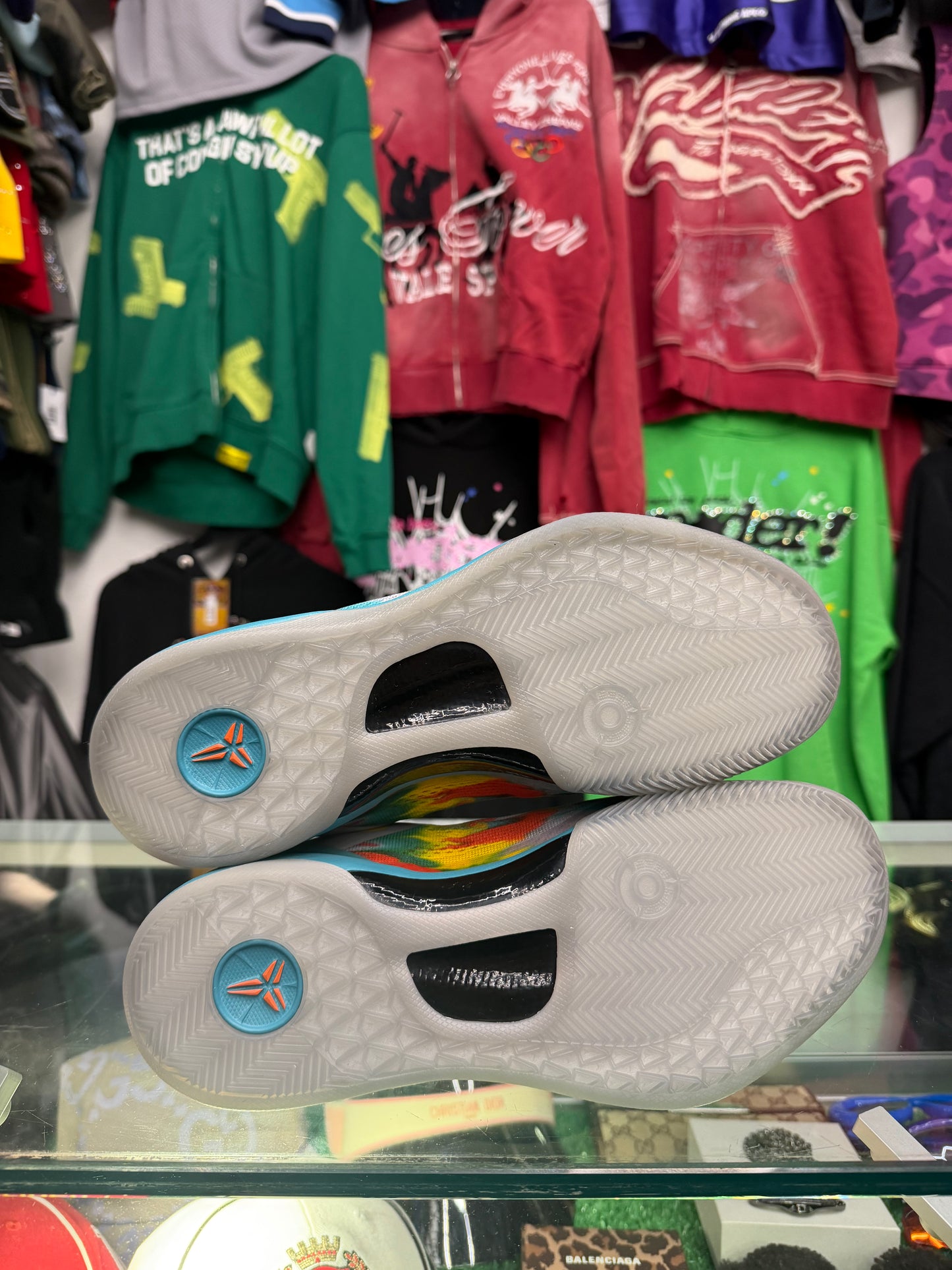 KOBE 8 VENICE BEACH (PRE-OWNED W/ BOX)
