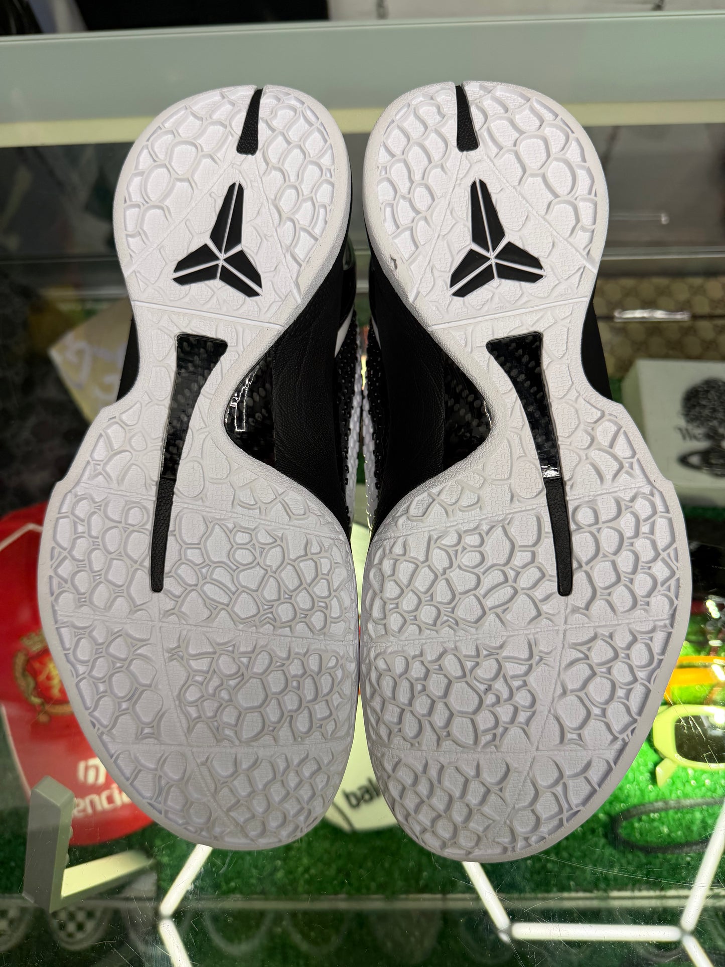 KOBE 9 MAMBACITA SWEET SIXTEEN (PRE-OWNED W/ BOX)