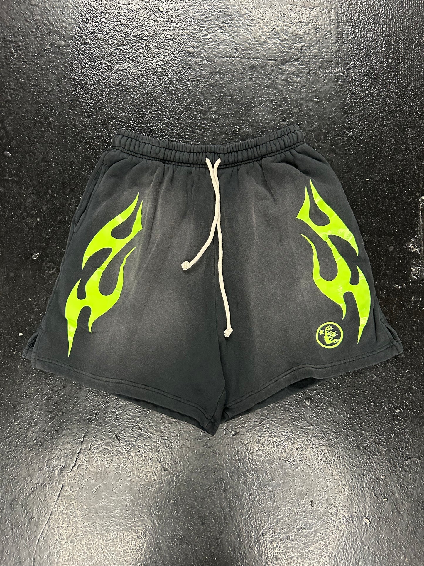 HELLSTAR FLAME BLACK / GREEN SWEAT SHORTS (BRAND NEW)