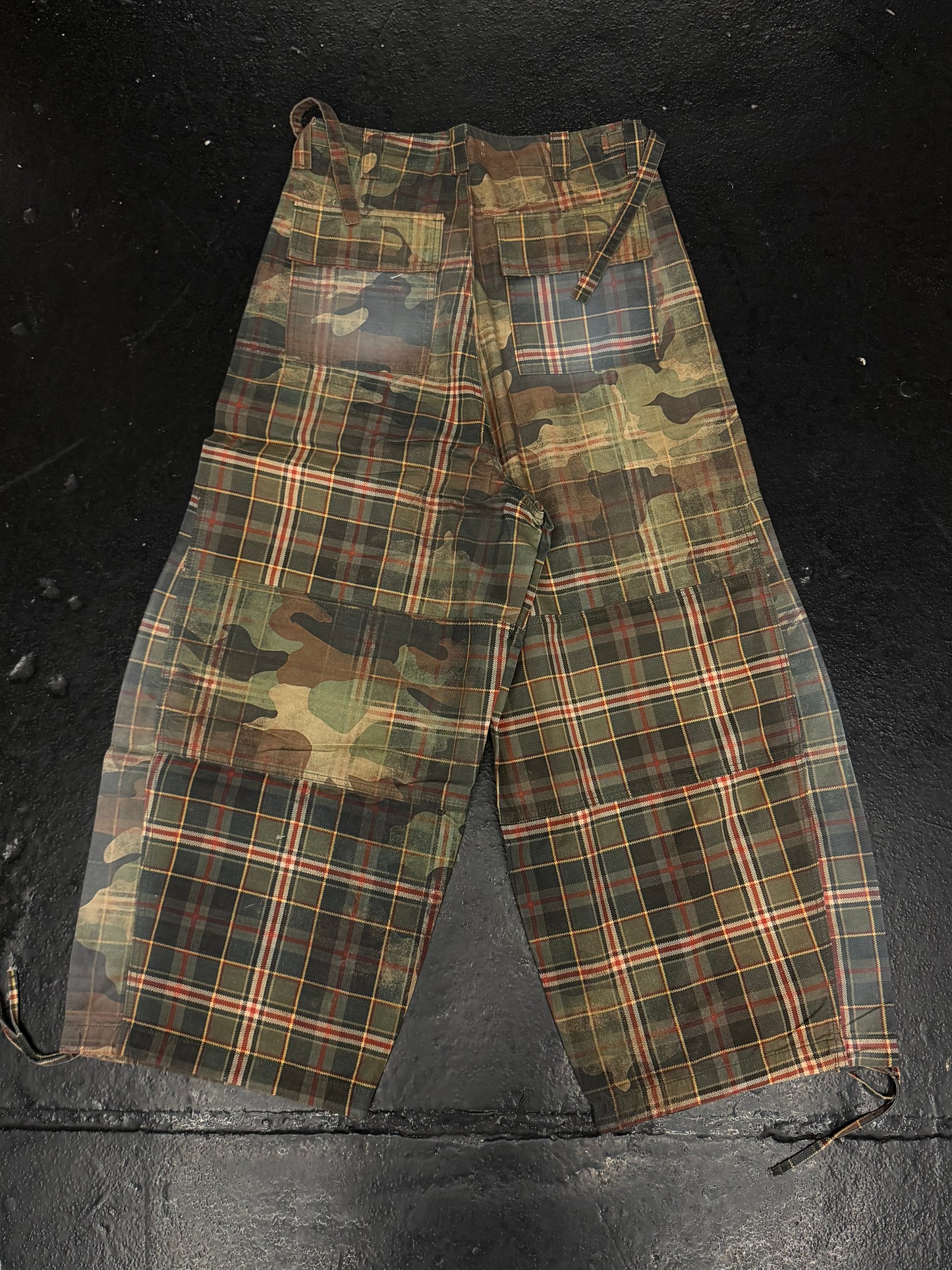 VALE FOREVER SOLIDER CARGOS (BRAND NEW)