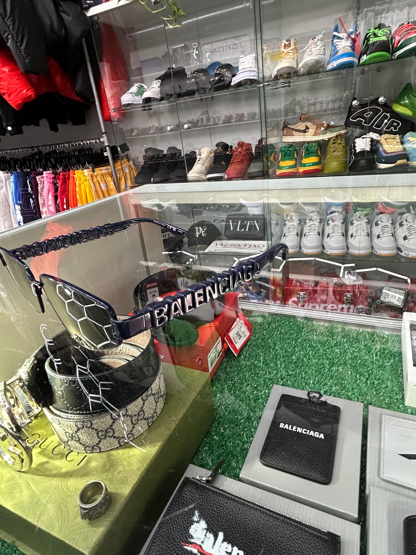 BALENCIAGA SPELLOUT SUNGLASSES (PRE OWNED)