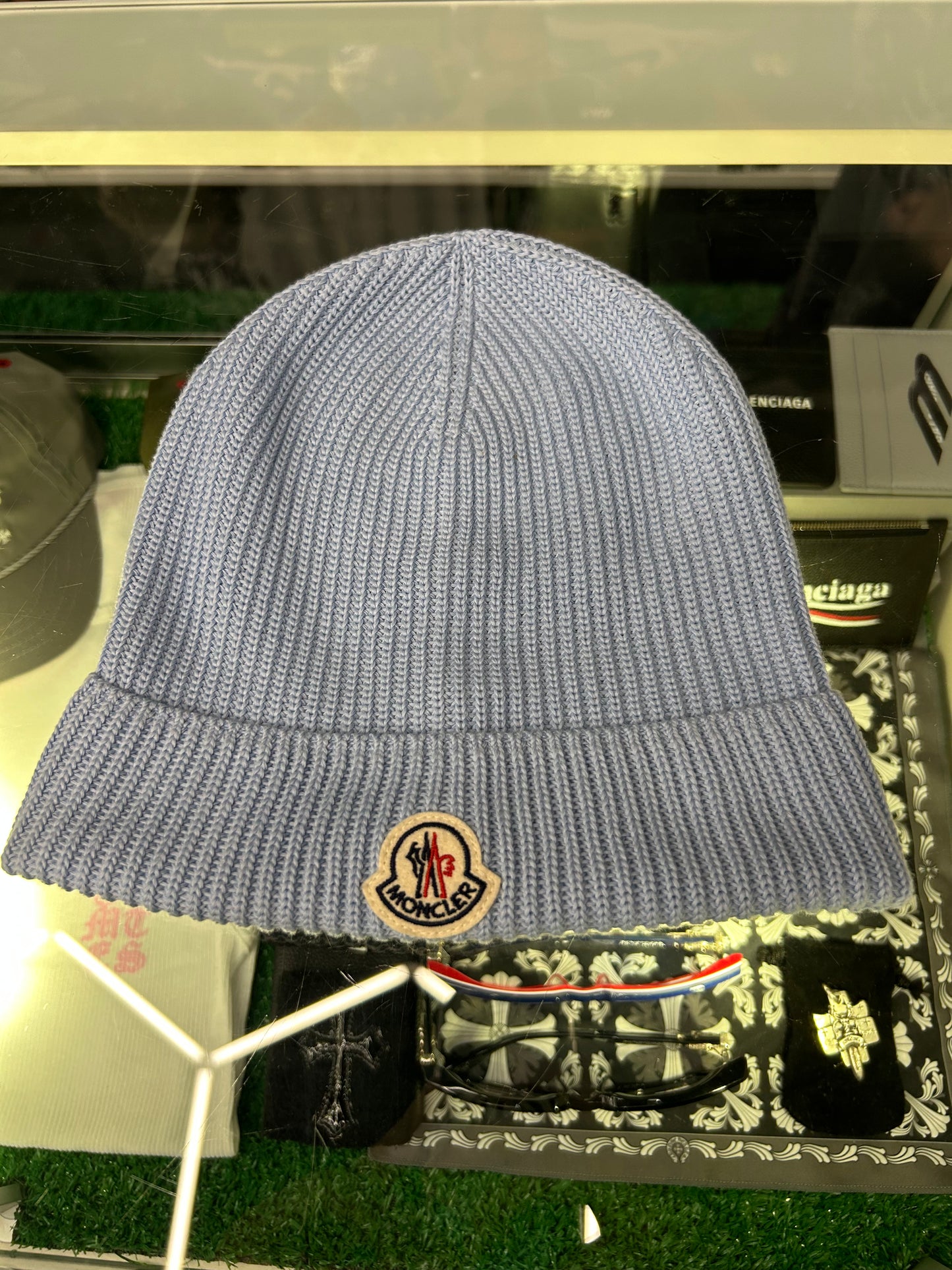 MONCLER LIGHT BLUE BEANIE (PRE-OWNED)