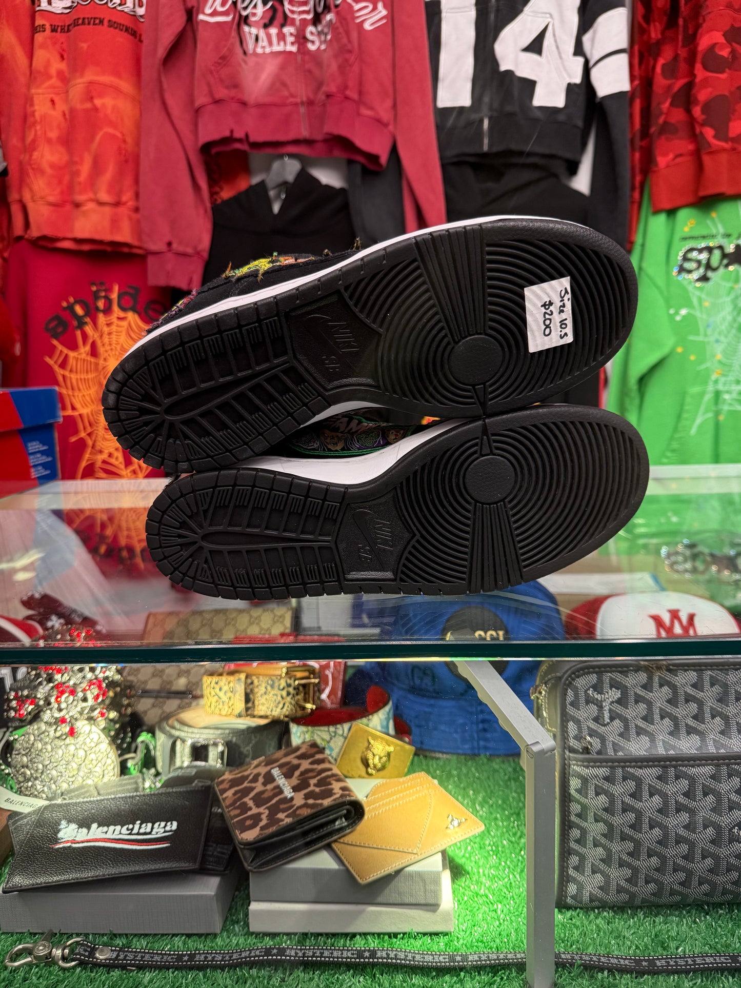 DUNK LOW SB NECKFACE (PRE-OWNED W/ BOX)