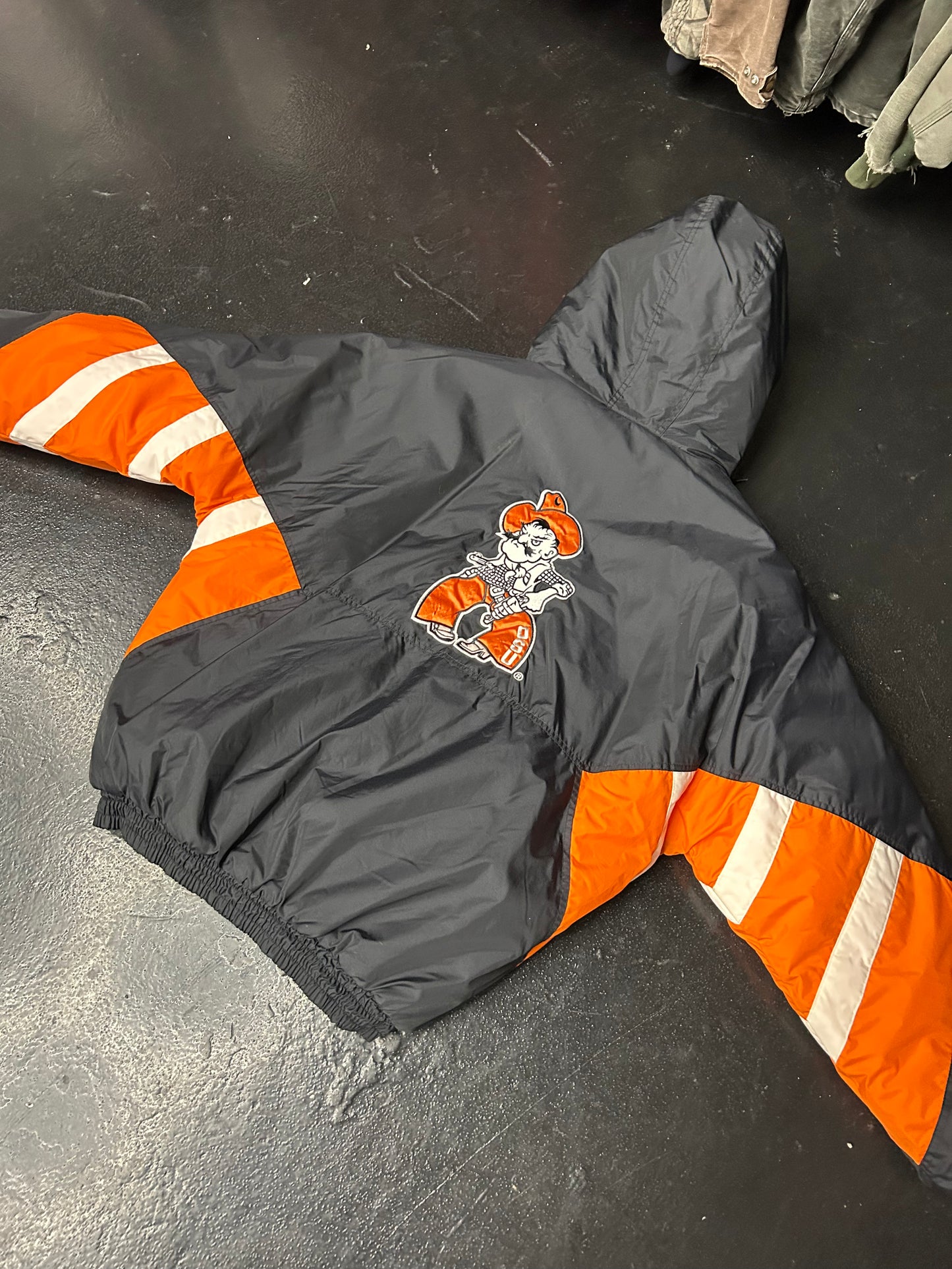 OKLAHOMA STATE VINTAGE PUFFER JACKET (PRE-OWNED)