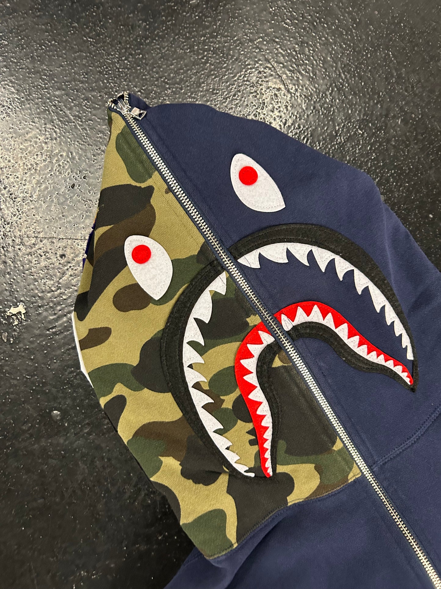 BAPE A BATHING APE MILITARY SHARK RELAXED FIT FULL ZIP HOODIE (PRE-OWNED)