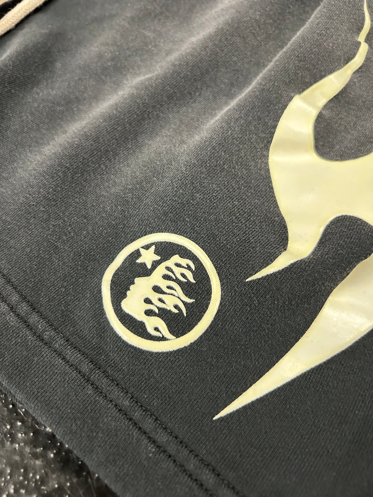 HELLSTAR SWEAT SHORTS BLACK (BRAND NEW)