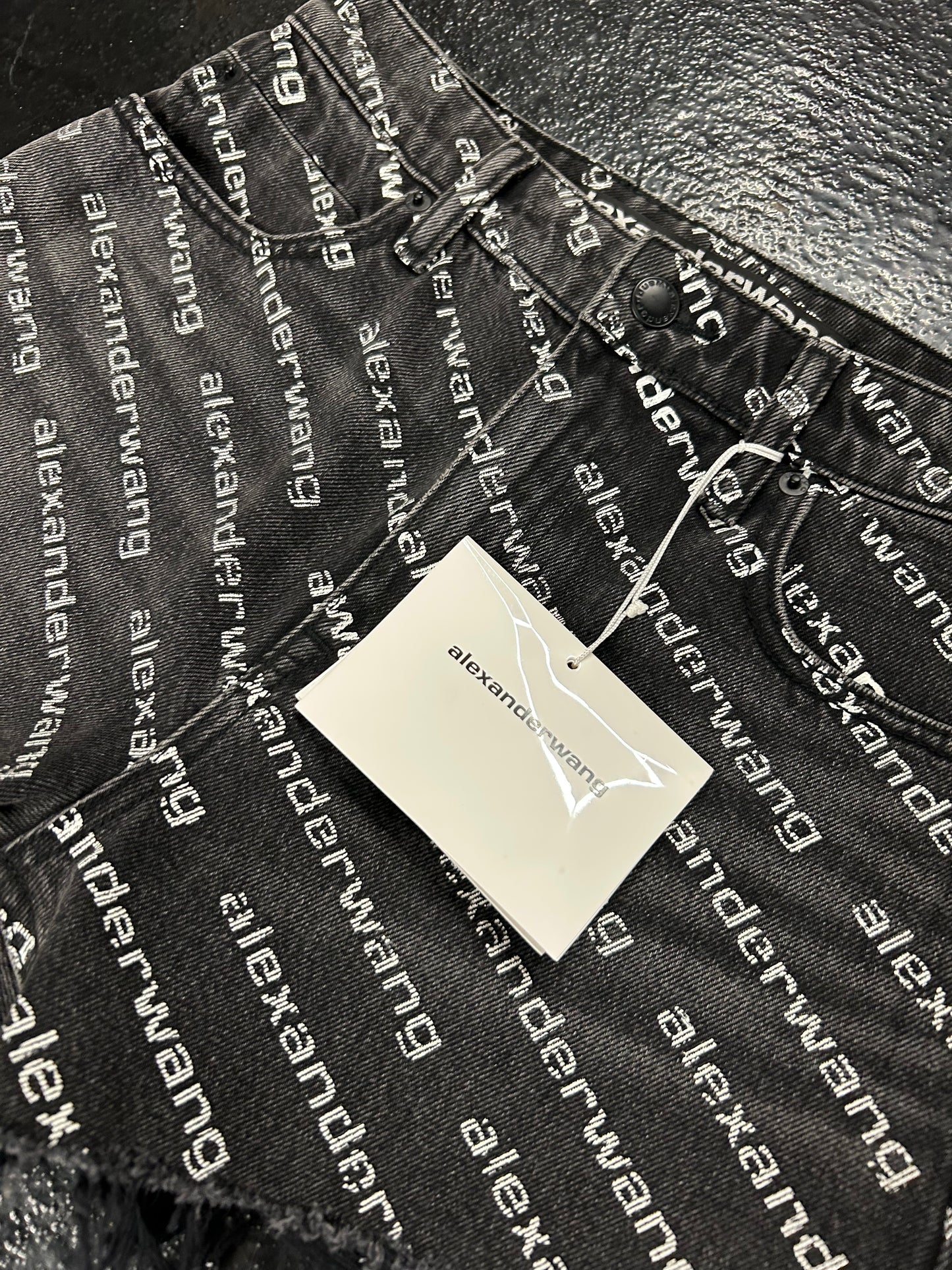 ALEXANDER WANG WOMENS SHORTS (BRAND NEW) (SIZE 26)