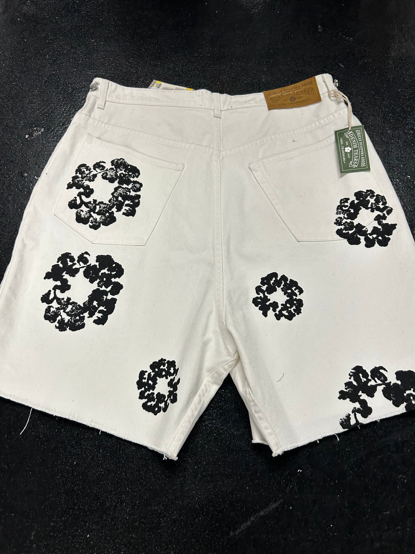 DENIM TEARS WHITE JEAN SHORTS (BRAND NEW)