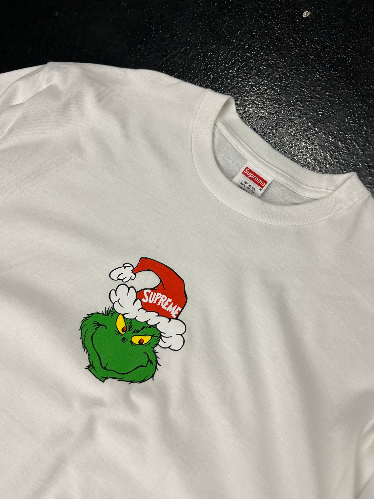 SUPREME GRINCH TEE (PRE OWNED)