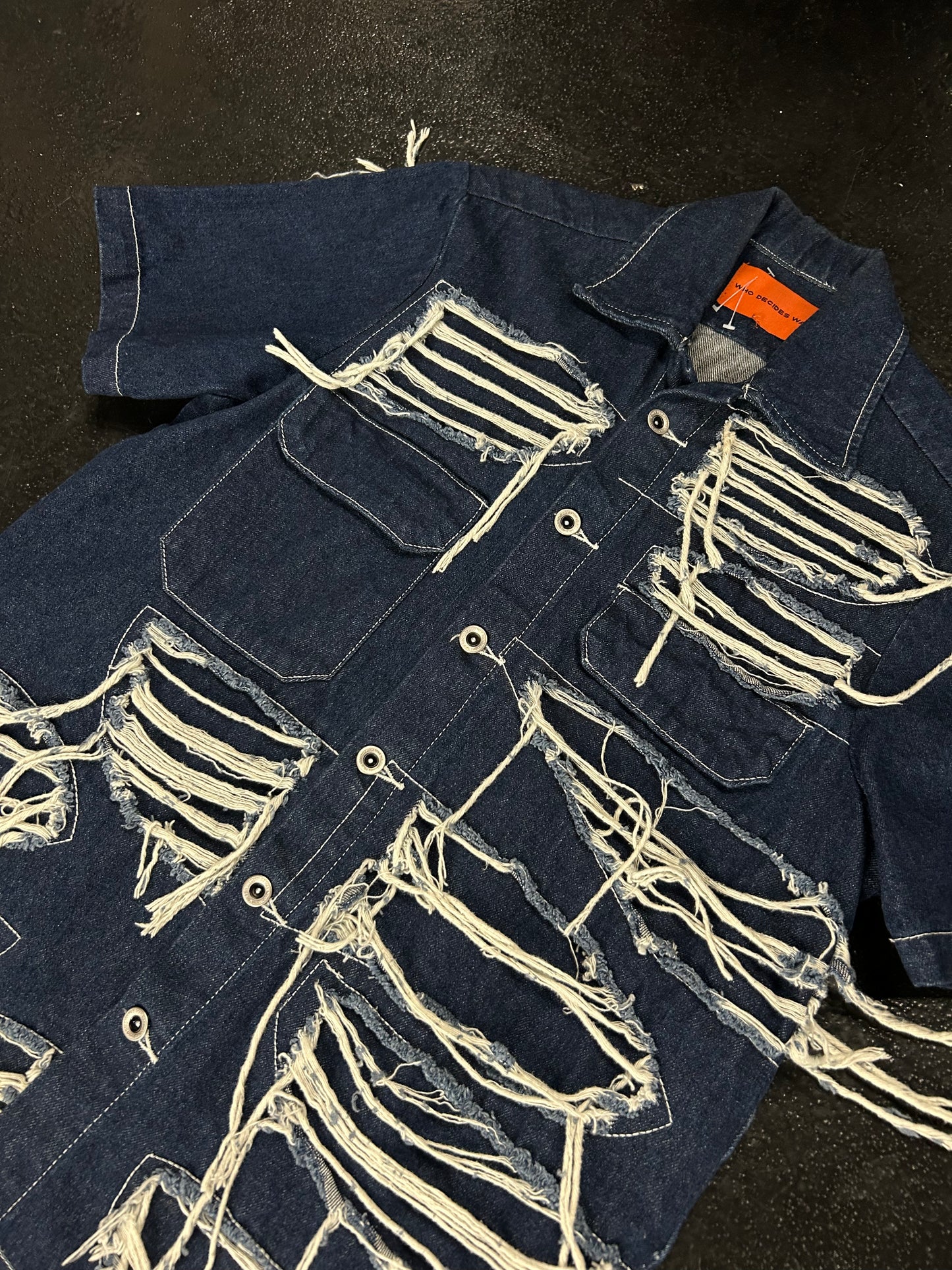 WHO DECIDES WAR RIPPED DENIM SHORT SLEEVED (PRE OWNED)