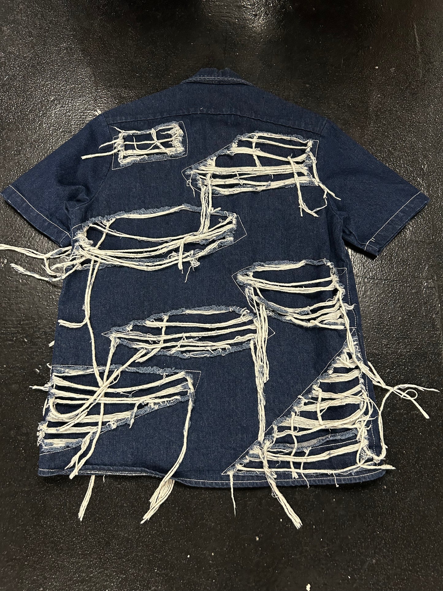 WHO DECIDES WAR RIPPED DENIM SHORT SLEEVED (PRE OWNED)