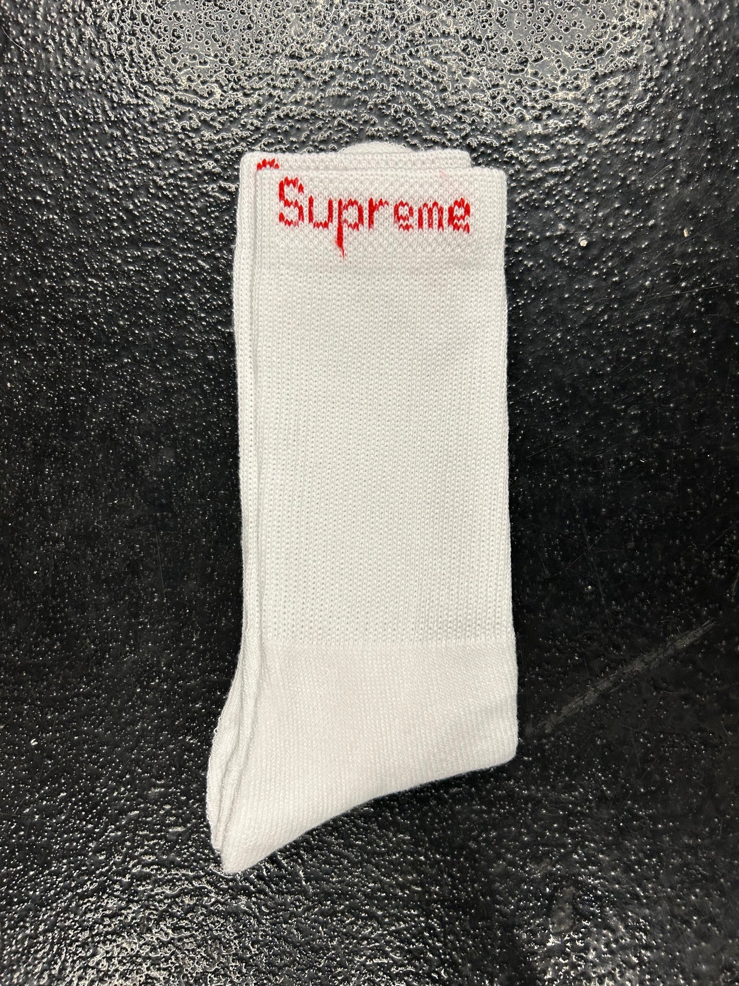 SUPREME SOCKS (PACK OF 1)