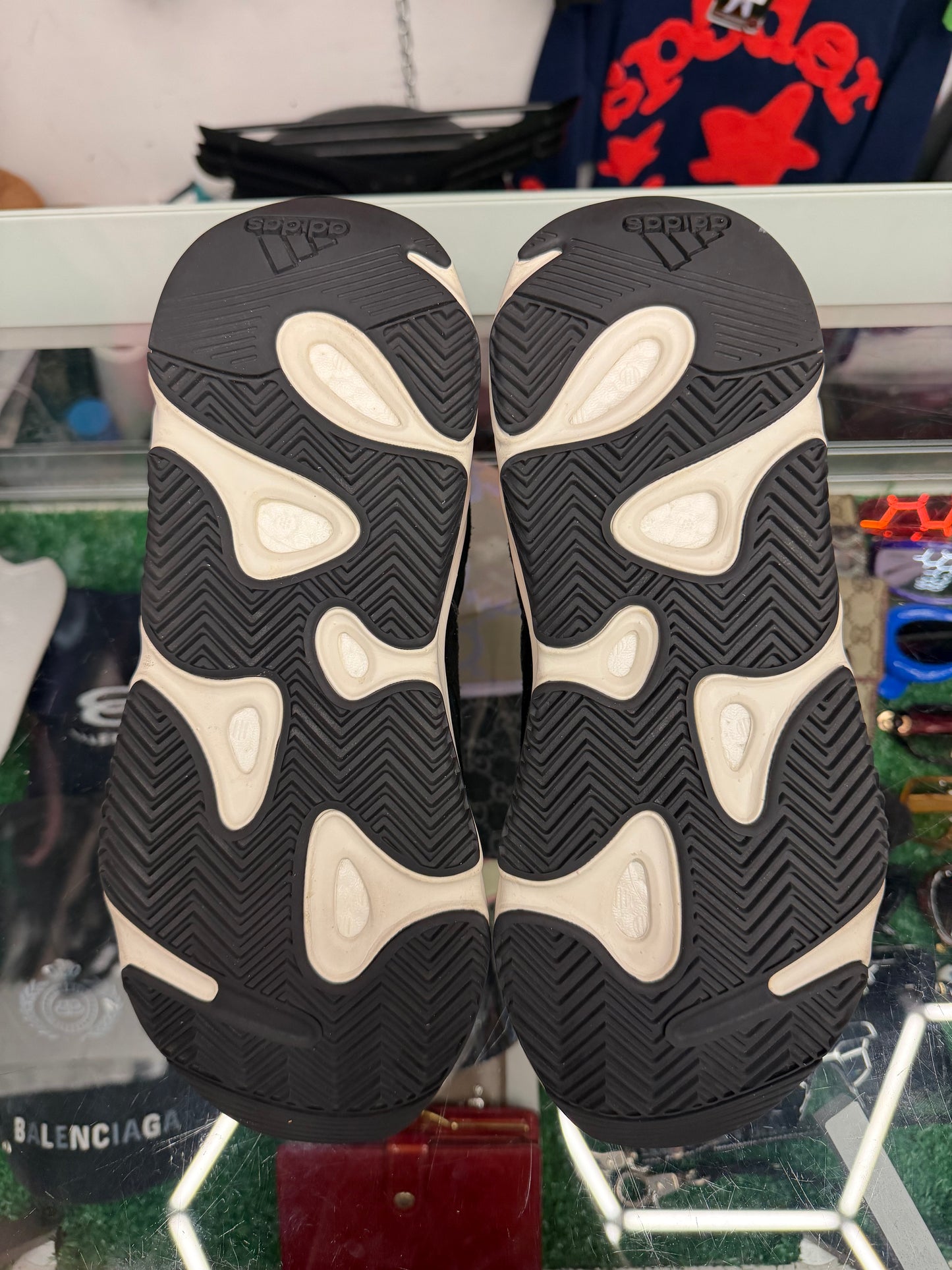YEEZY 700 WAVE RUNNER (PRE-OWNED W/ BOX)
