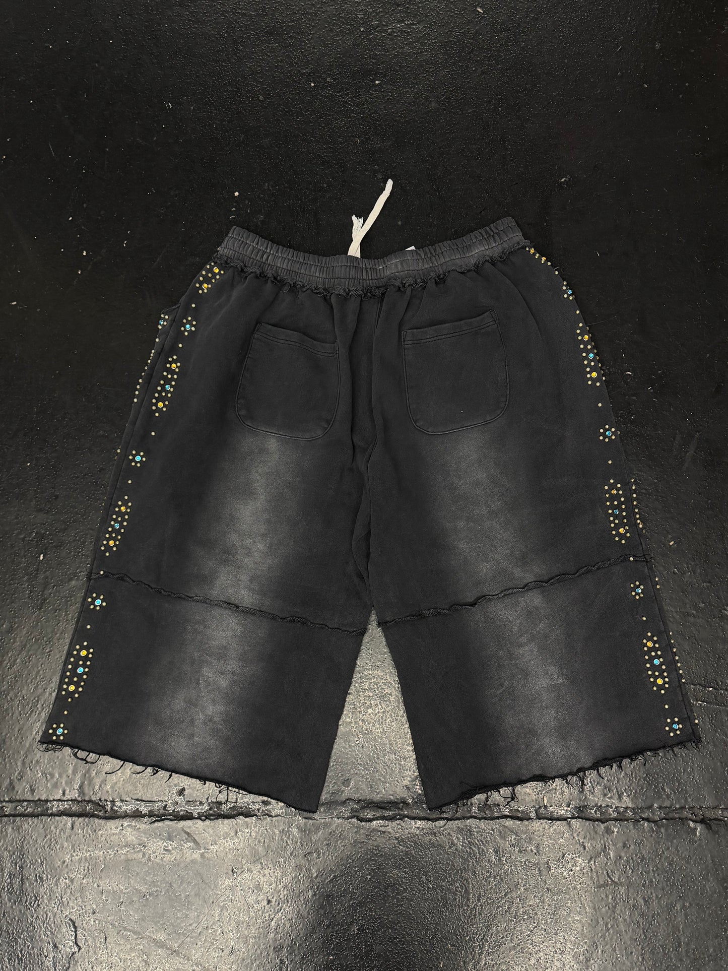 VALE FOREVER SKITTLE SHORTS (PRE-OWNED)