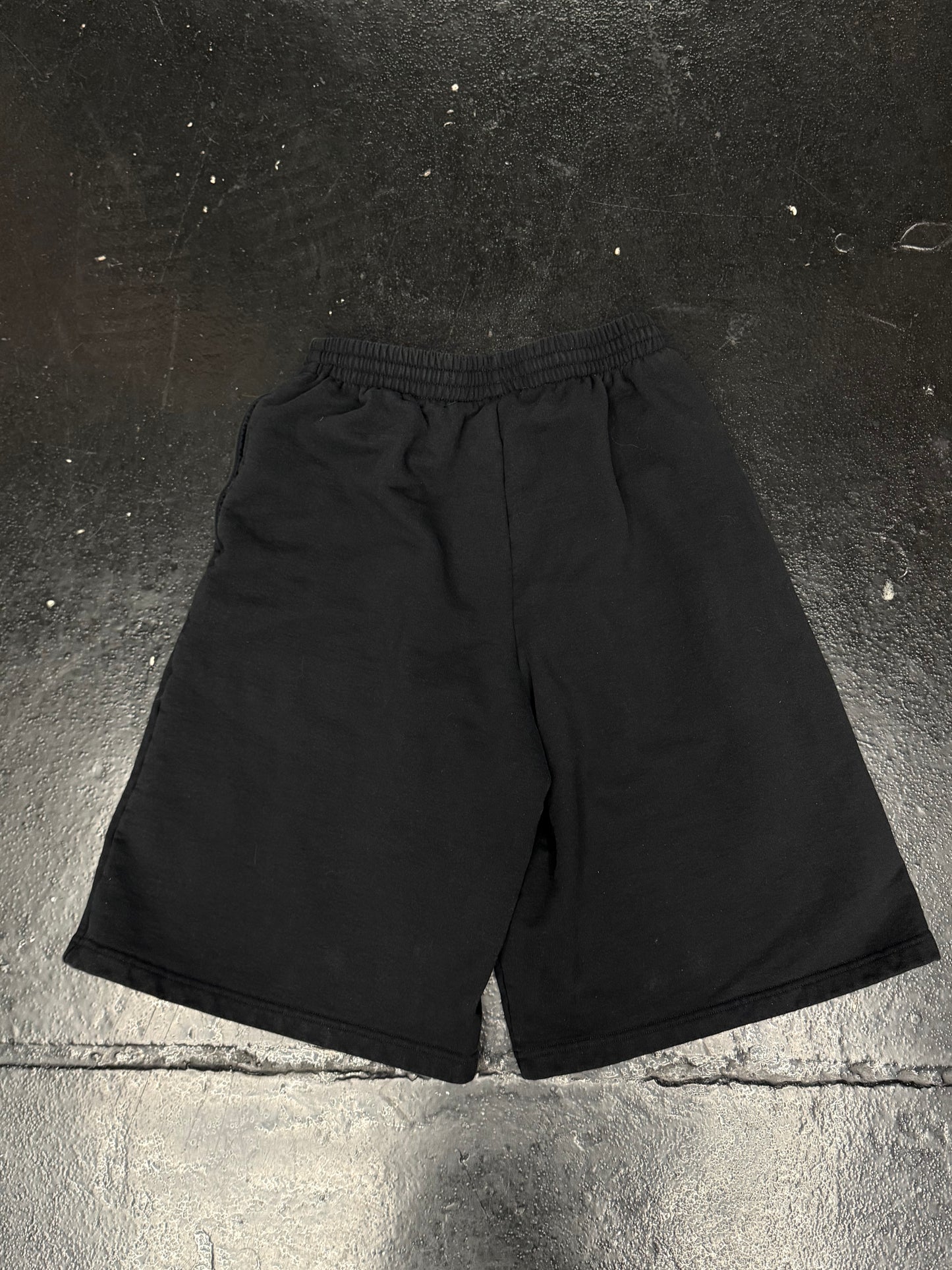 BALENCIAGA OVERSIZED SHORTS (PRE-OWNED)