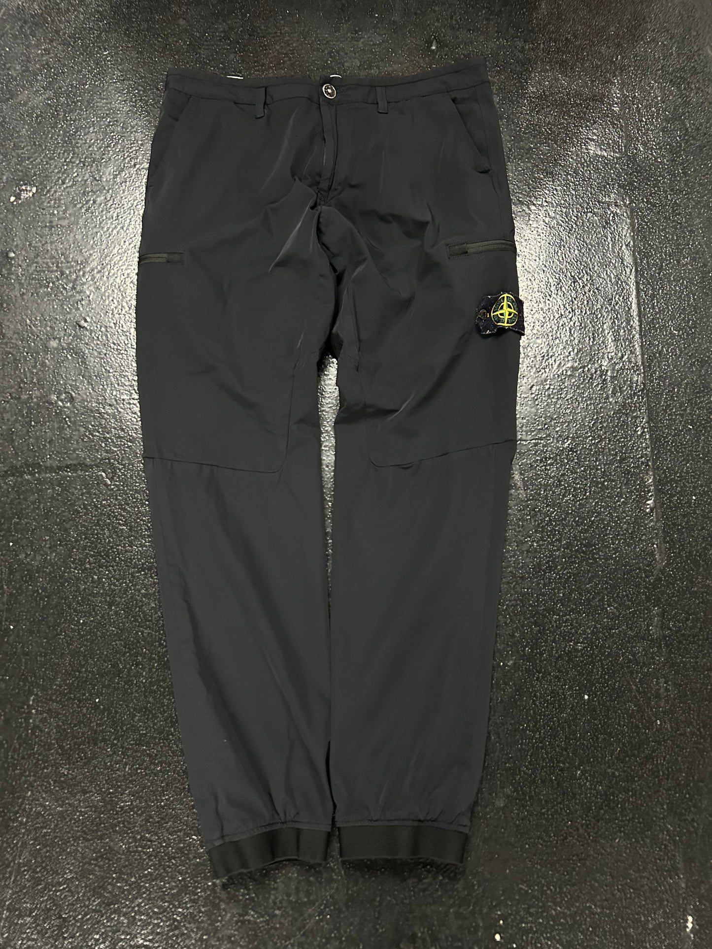STONE ISLAND CARGO JOGGERS (SIZE 34) (PRE OWNED)