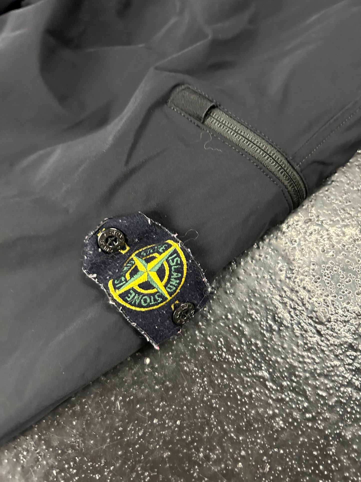 STONE ISLAND CARGO JOGGERS (SIZE 34) (PRE OWNED)