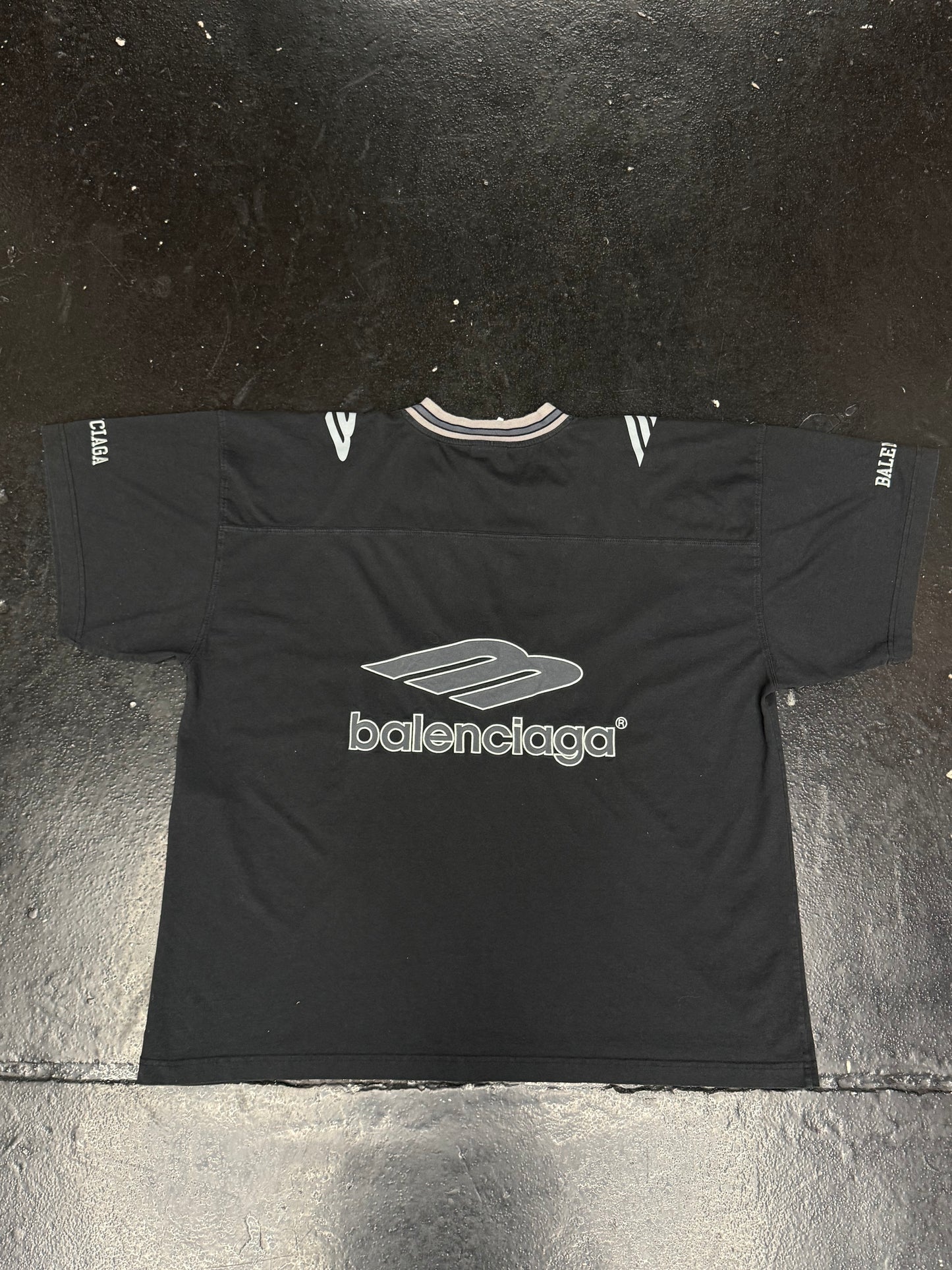 BALENCIAGA 3B FOOTBALL V-NECK OVERSIZED T-SHIRT (PRE-OWNED)
