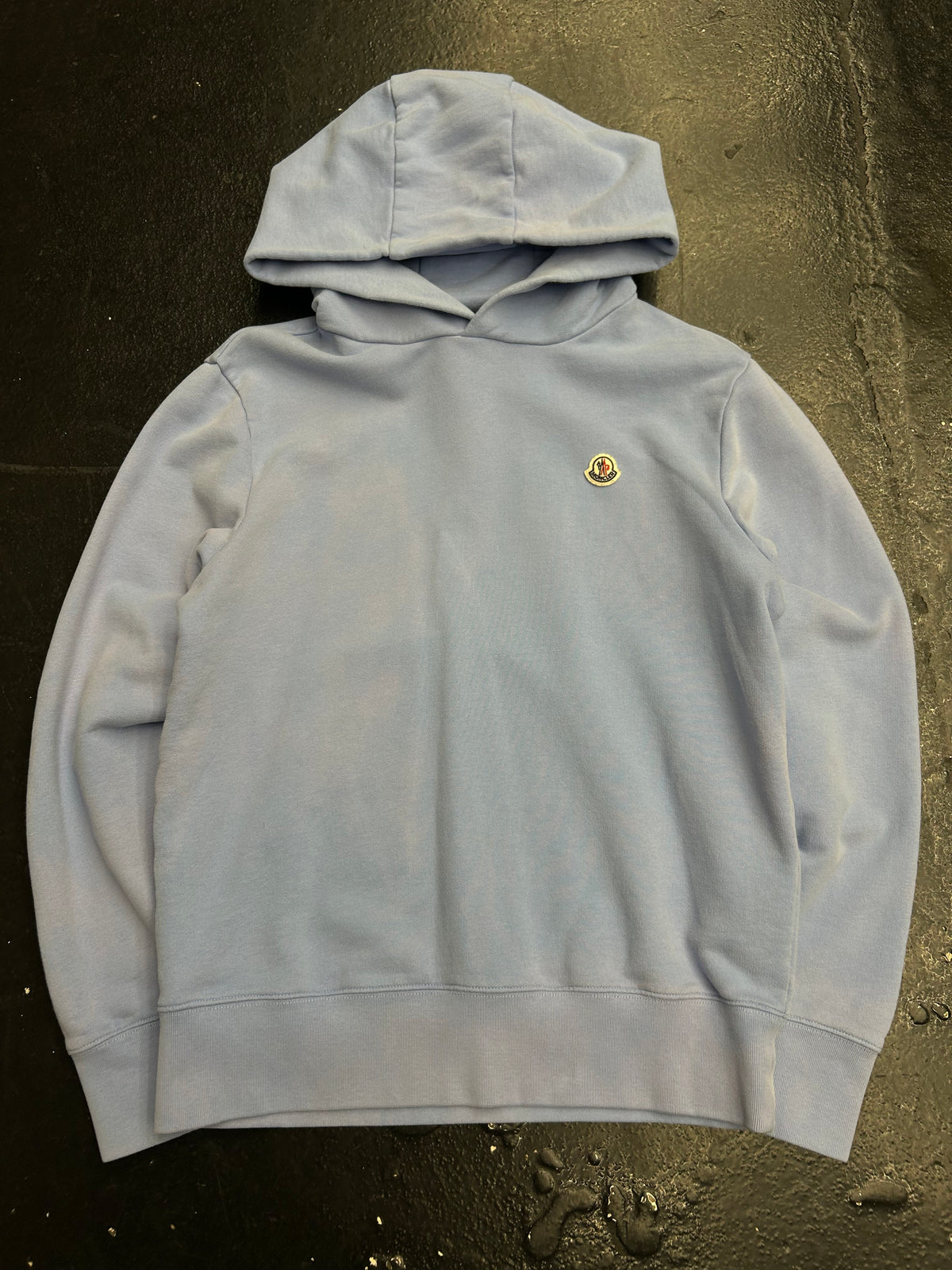 MONCLER LOGO APPLIQUÉD LIGHT BLUE HOODIE (PRE-OWNED W/ BLEACH STAINS)