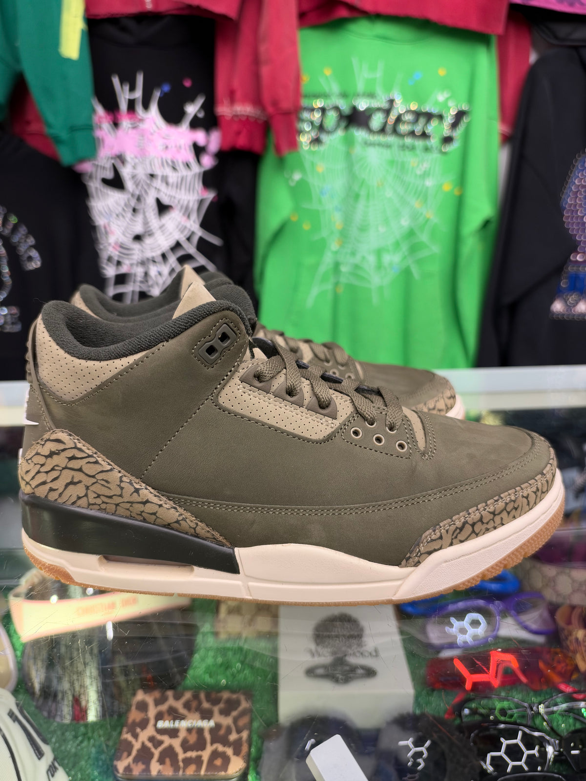 JORDAN 3 FAMILY AFFAIR (PRE-OWNED)