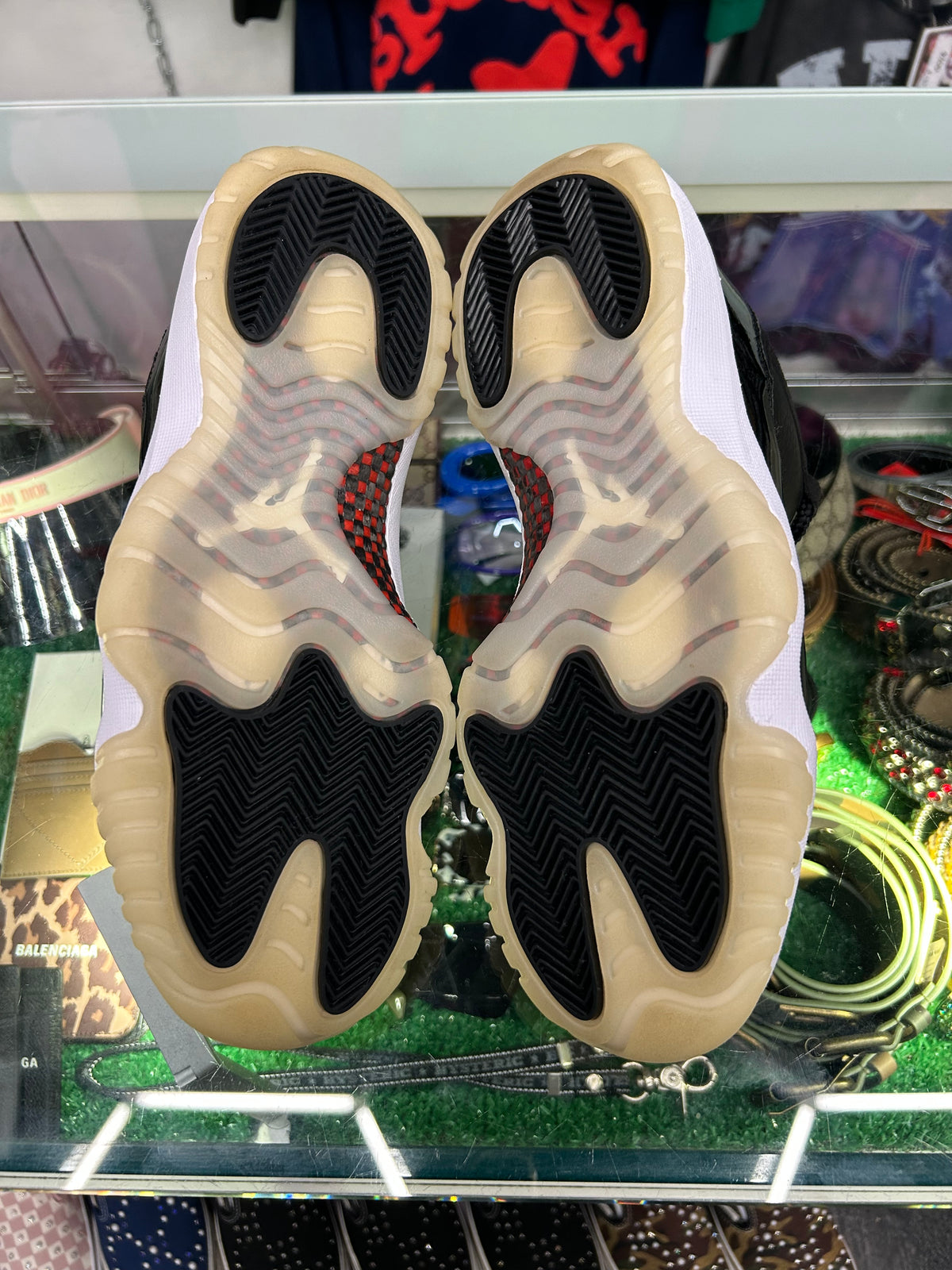JORDAN 11 72-10 (PRE-OWNED W/ BOX)