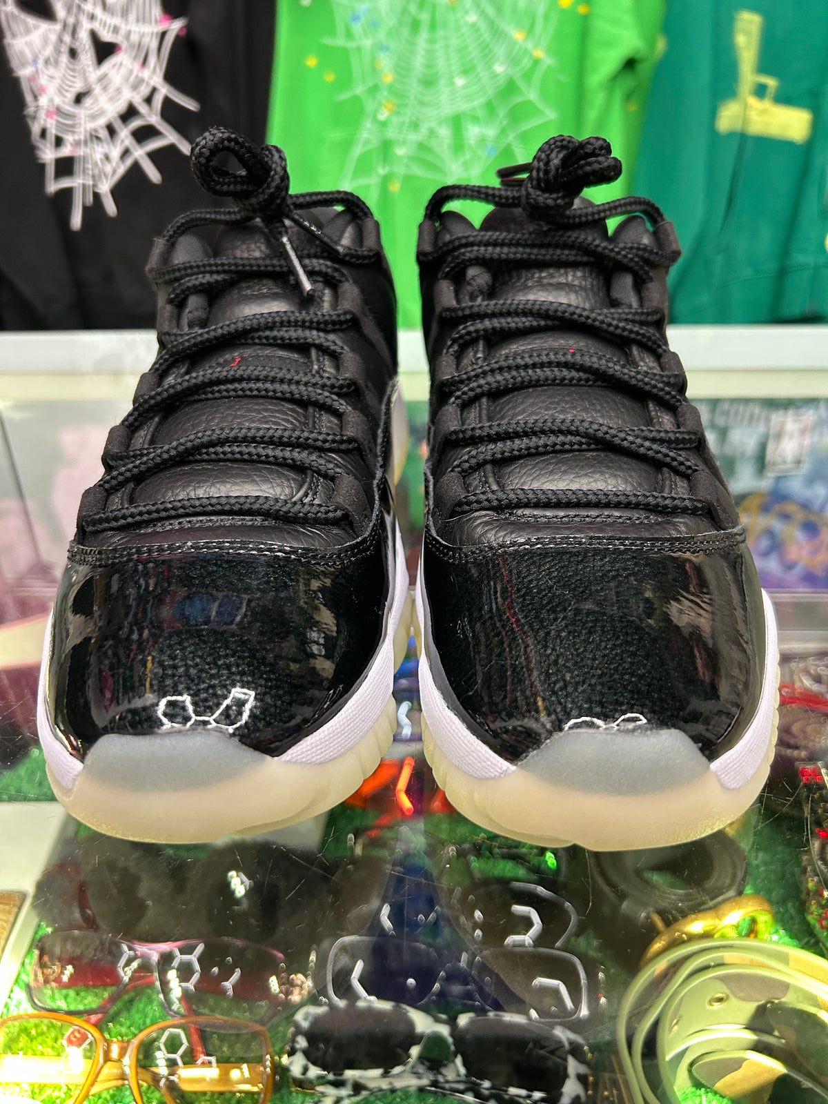 JORDAN 11 72-10 (PRE-OWNED W/ BOX)