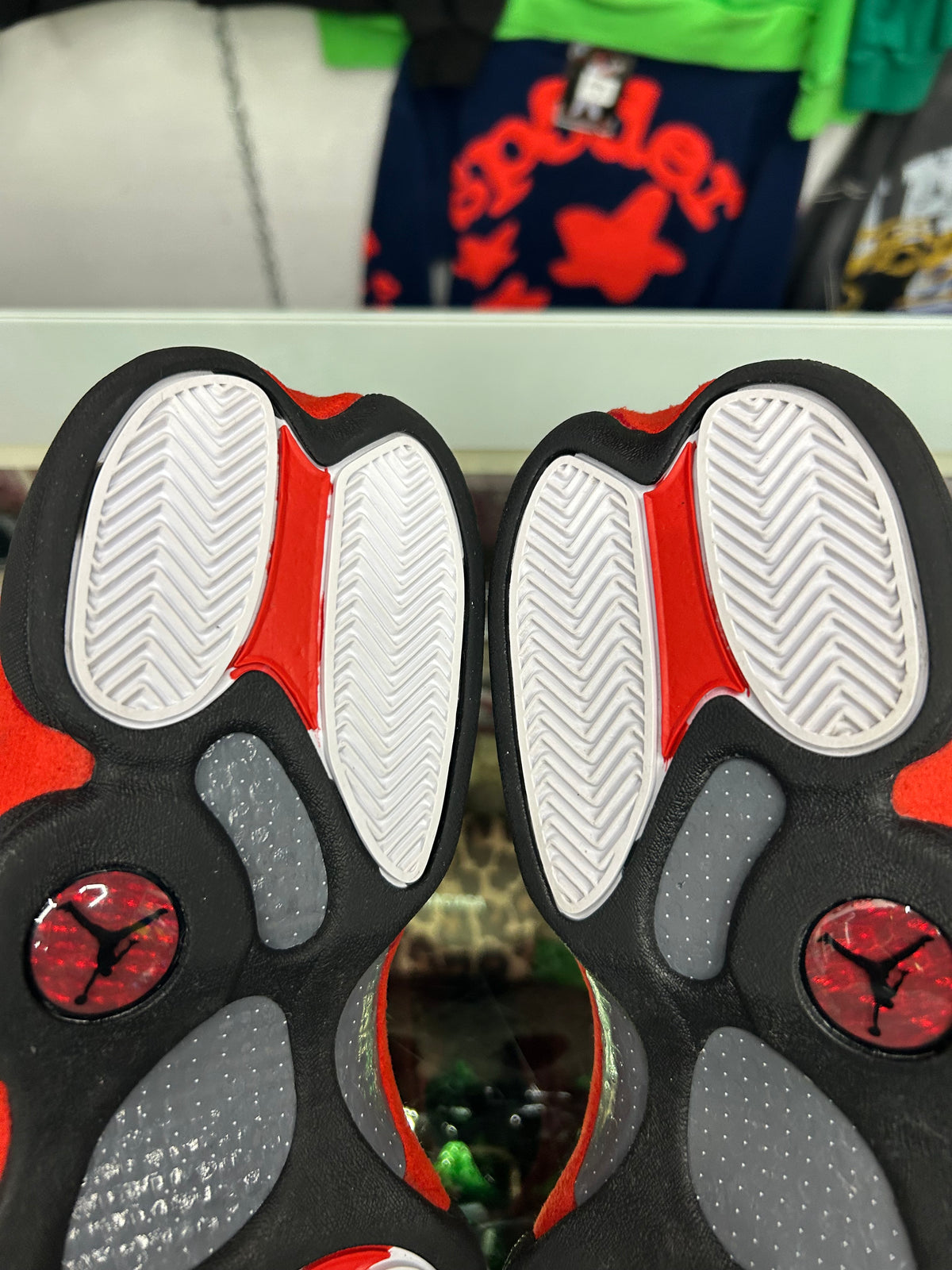 JORDAN 13 CHICAGO (PRE-OWNED W/ BOX)