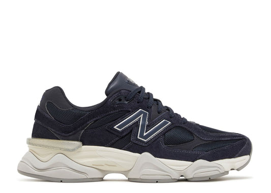 NEW BALANCE 9060 ECLIPSE NAVY (PRE OWNED W/ BOX)