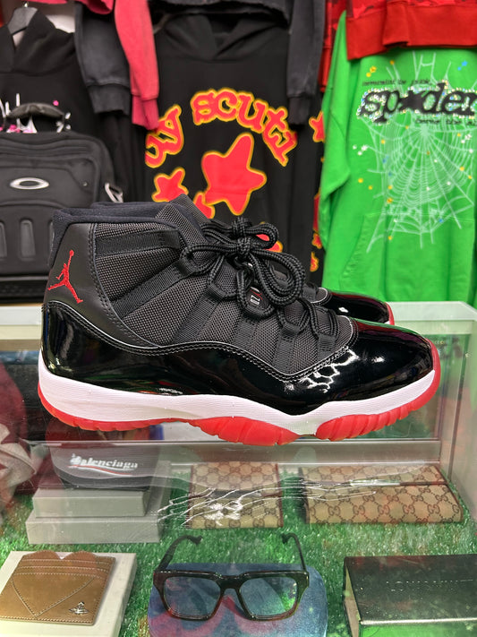 JORDAN 11 RETRO BRED (PRE-OWNED / WITH BOX)