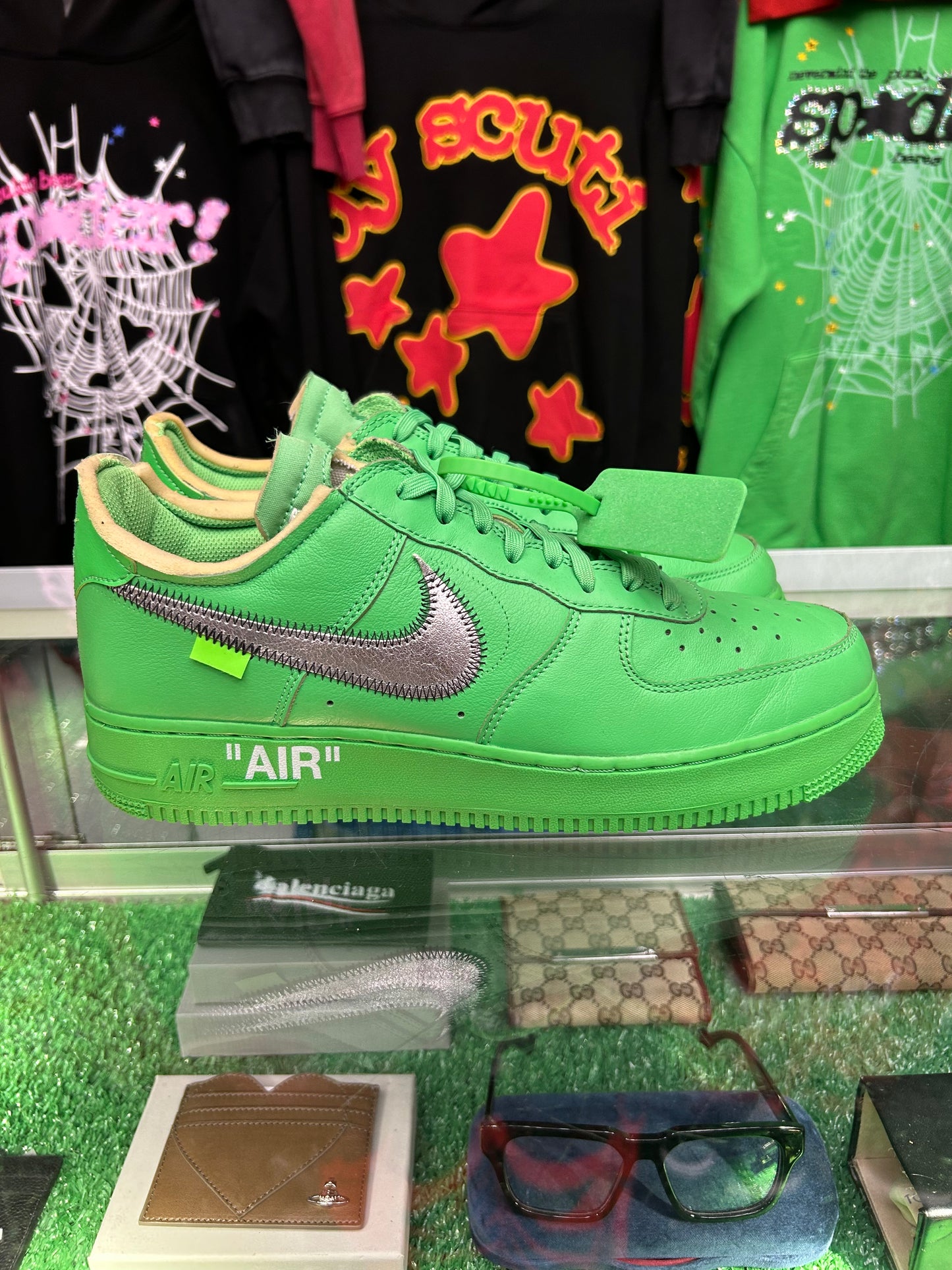 OFF-WHITE X NIKE AIR FORCE 1 “BROOKLYN GREEN” (PRE-OWNED W/ BOX)