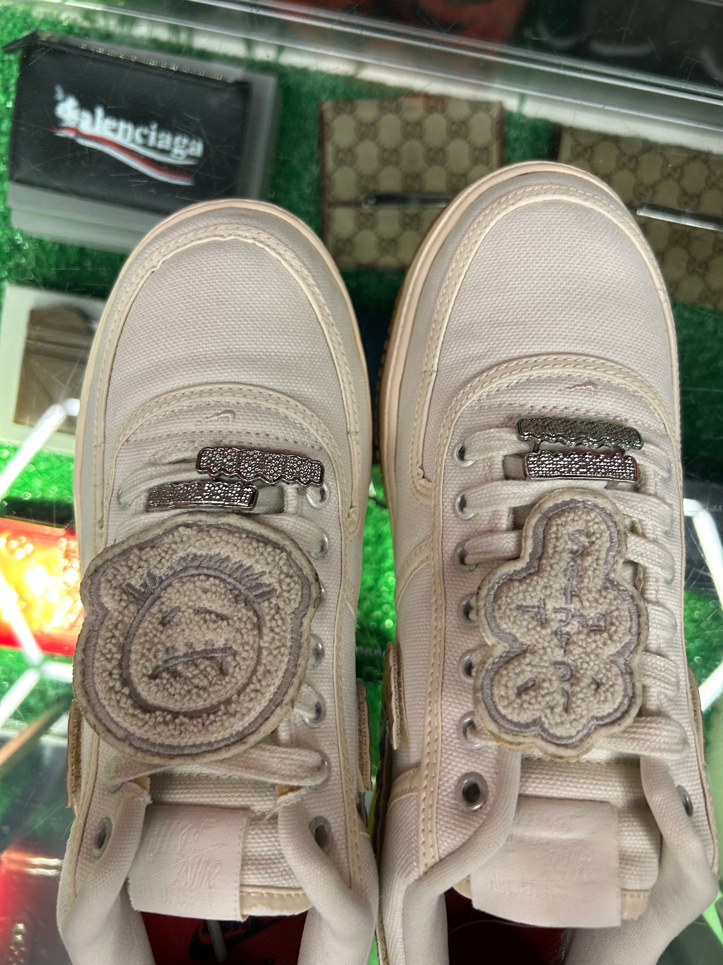TRAVIS SCOTT NIKE AIRFORCE 1 “SAIL GUM” (PRE-OWNED W/ BOX)