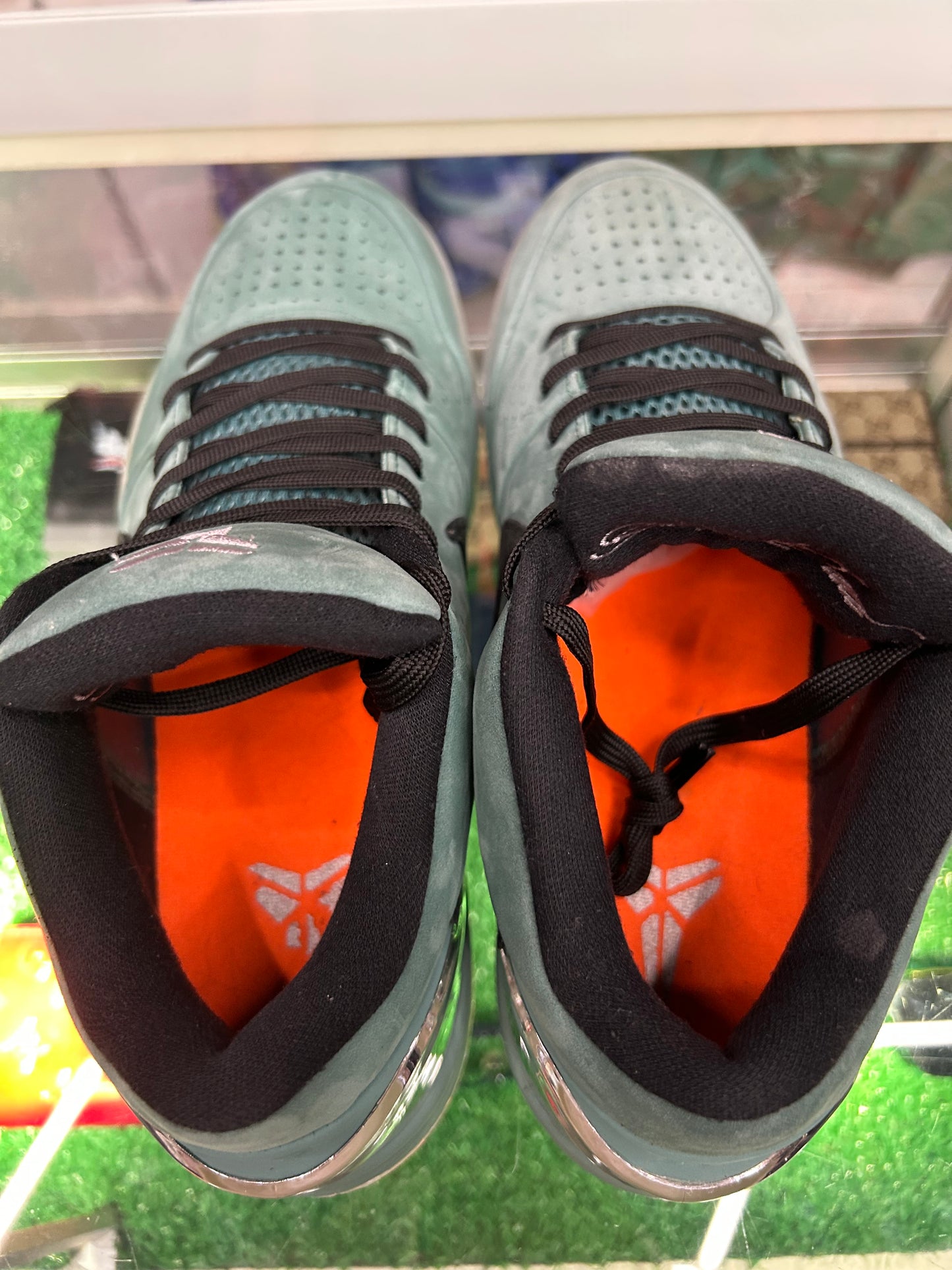 KOBE 4 PROTRO GIRL DAD (PRE-OWNED W/ BOX)