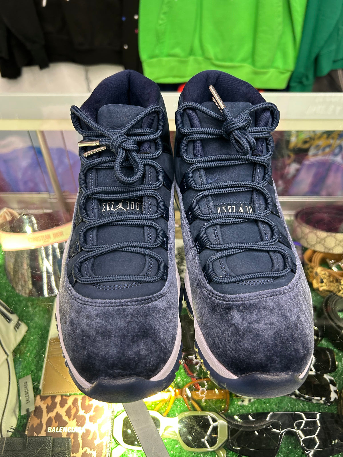 JORDAN 11 MIDNIGHT NAVY (PRE-OWNED NO BOX)