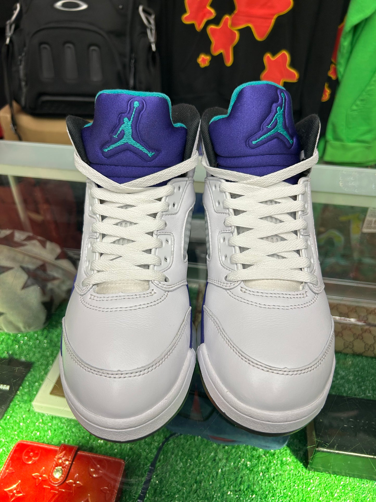 JORDAN 5 RETRO GRAPE (PRE-OWNED / NO BOX)