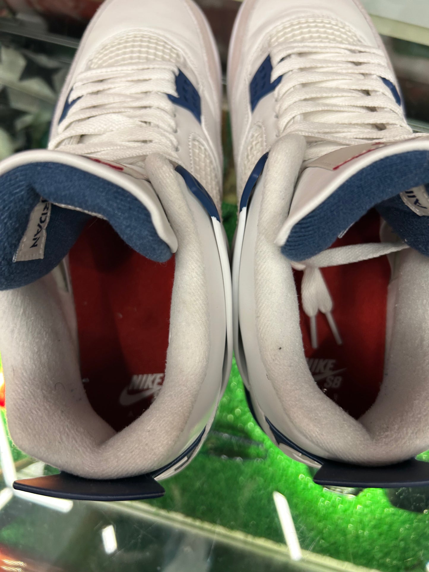 JORDAN 4 RETRO SB NAVY (PRE-OWNED / WITH BOX)