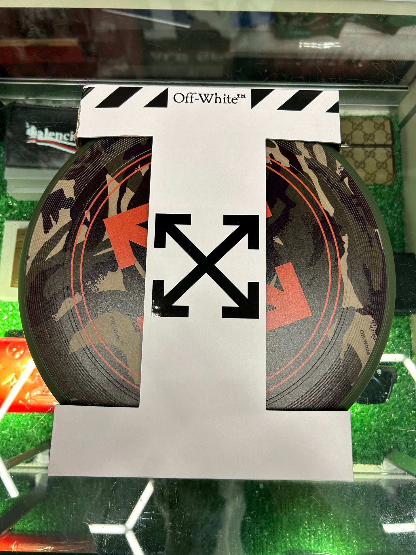 OFF-WHITE CAMO FRISBEE (BRAND NEW)
