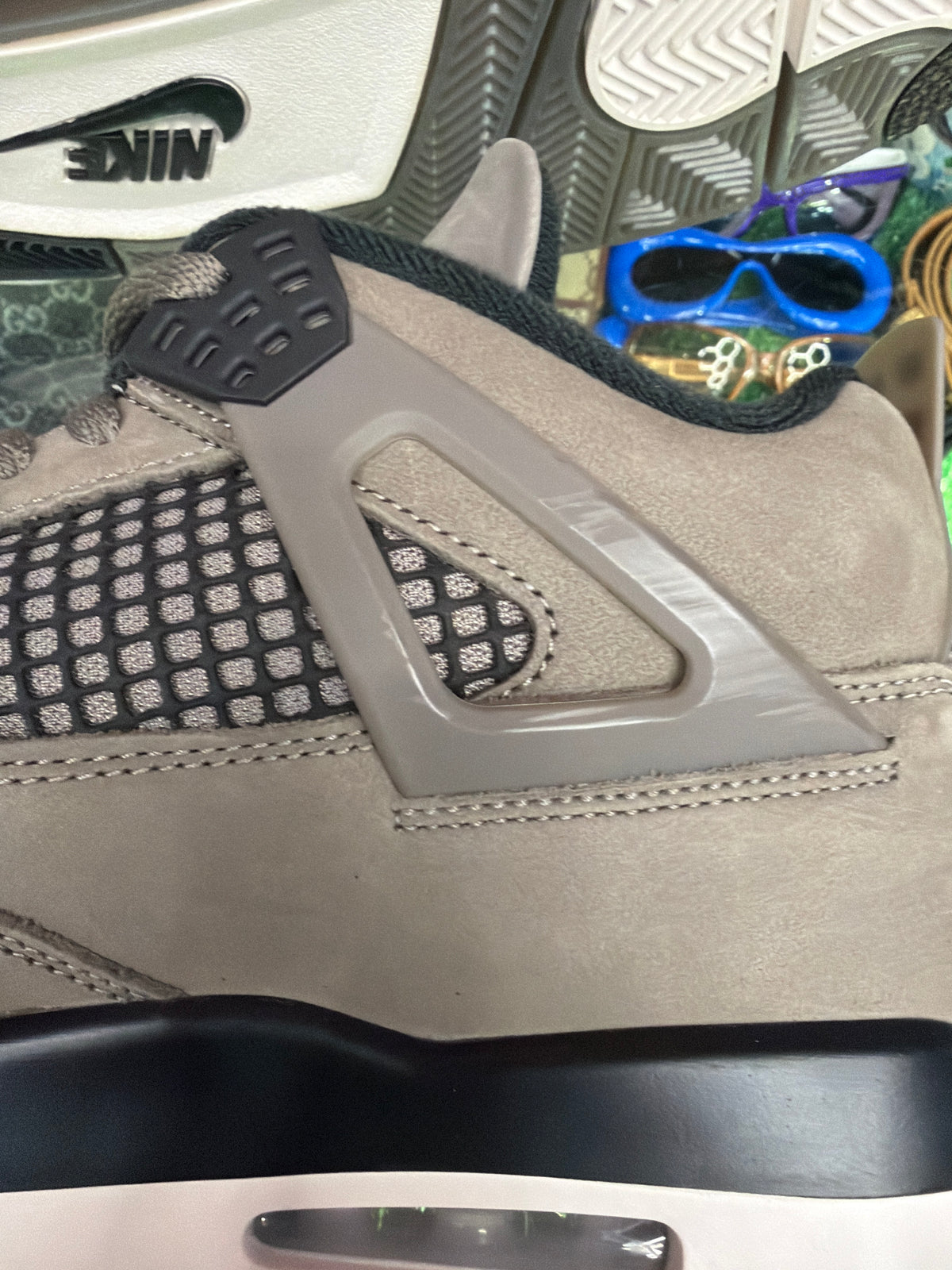 JORDAN 4 CAVESTONE (PRE-OWNED W/ BOX)