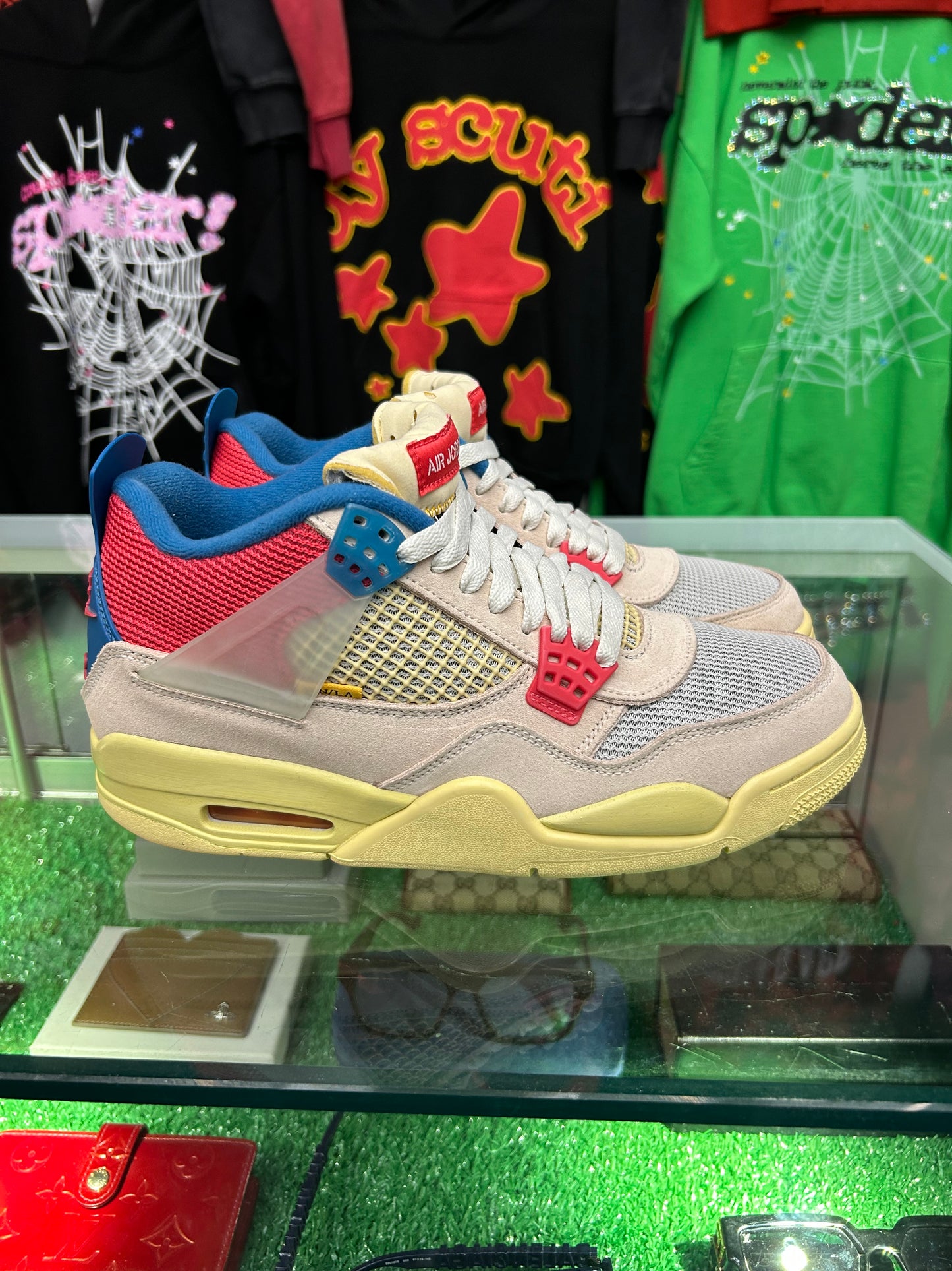 JORDAN 4 UNION GUAVA ICE (PRE-OWNED W/ BOX)