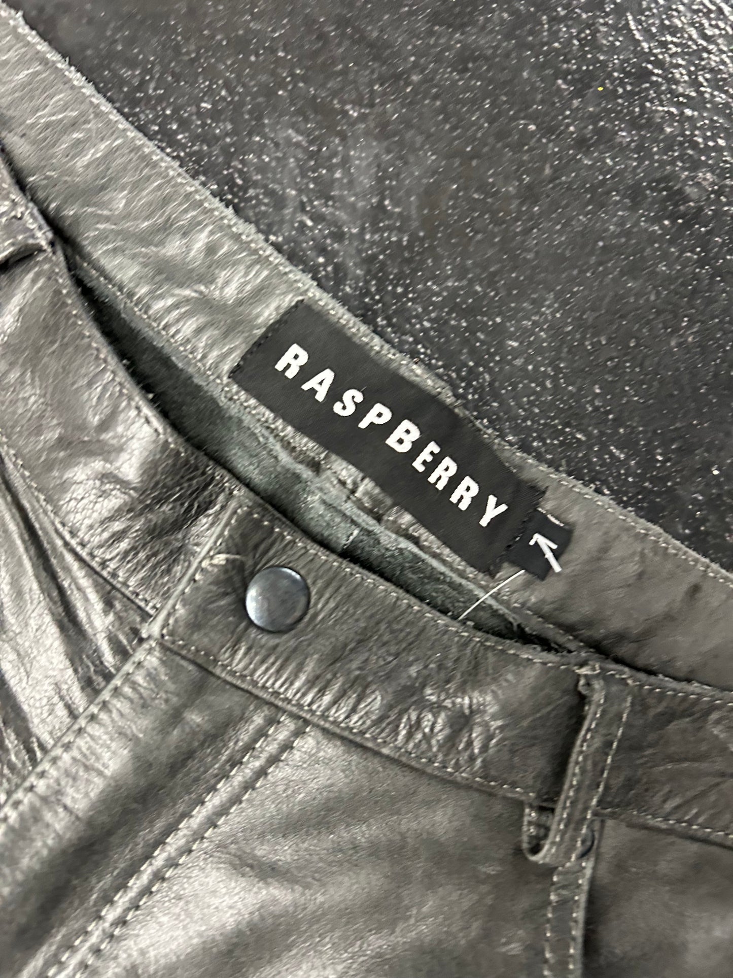 RASPBERRY HILLS GV GALLERY LEATHER SHORTS (PRE-OWNED)